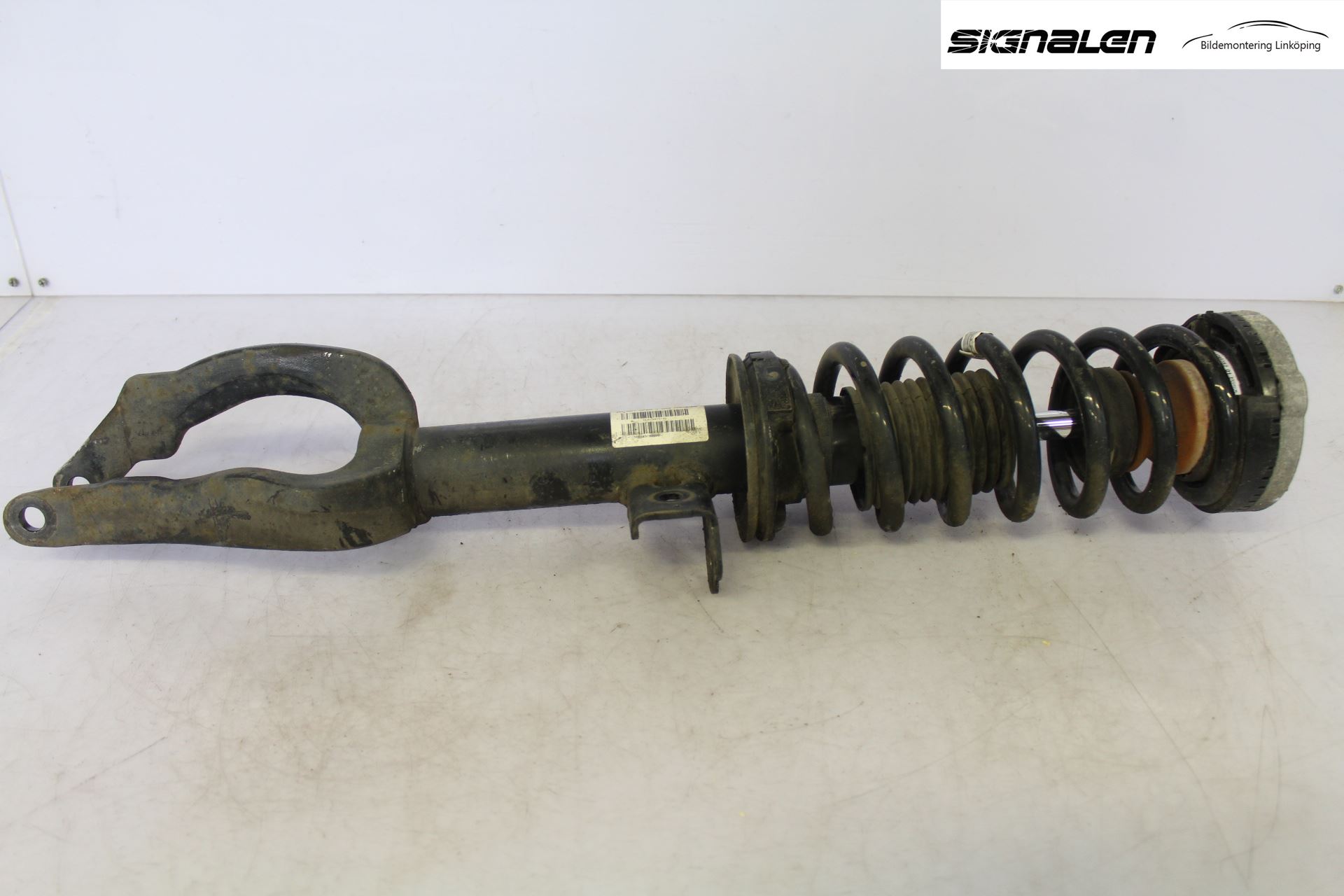 BMW 5 F10/F11/F18 09-17 Fjäderben Fram Vänster