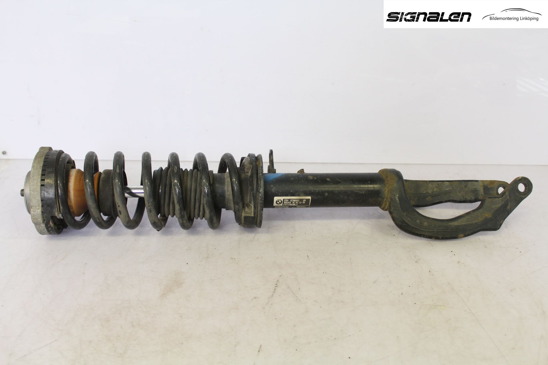 BMW 5 F10/F11/F18 09-17 Fjäderben Fram Höger