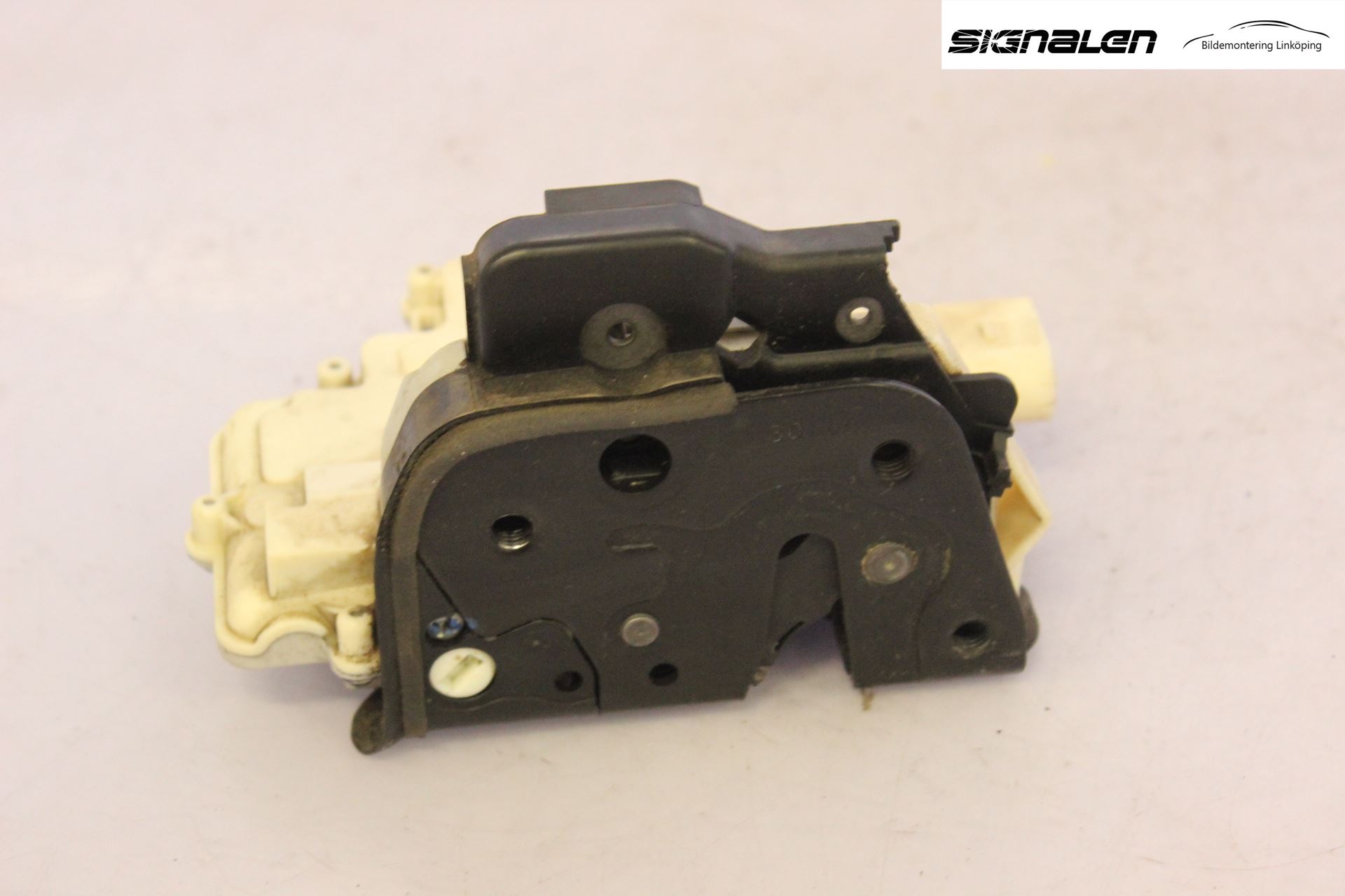 Audi A4/S4 05-07 Låskista-Dörrlås