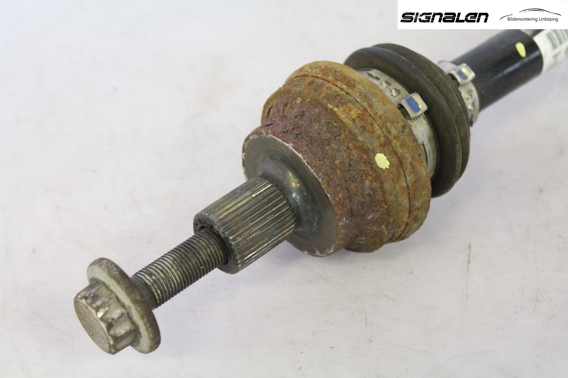 Volkswagen VW TIGUAN 07-16 Drivaxel Bak Vänster