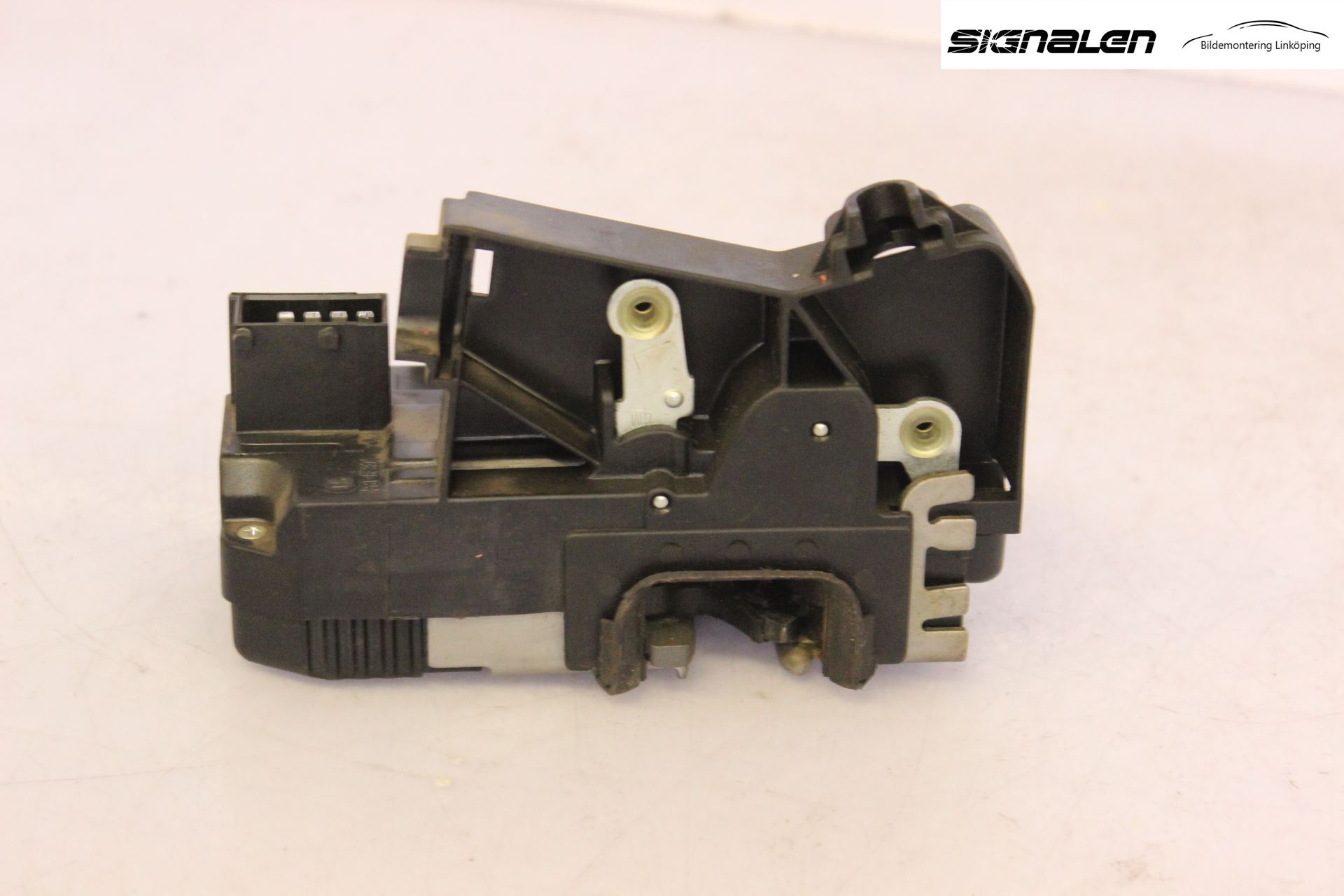 Opel VIVARO 01-14 Låskista-Dörrlås