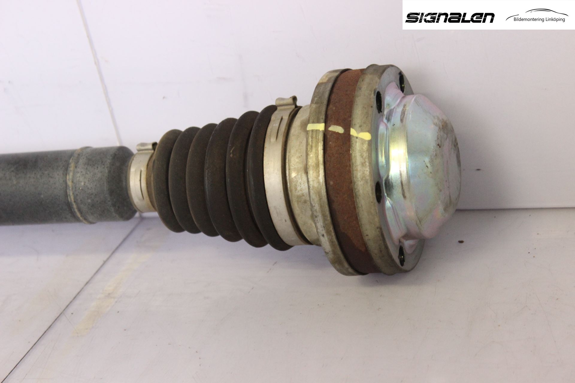 Volkswagen VW CADDY      04-10 Drivaxel Fram Höger