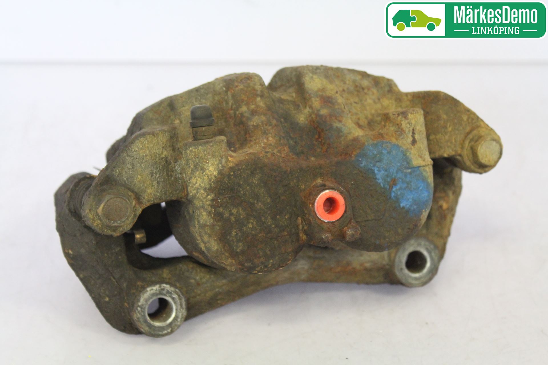 Nissan NAVARA 05-16 Bromsok Fram Höger