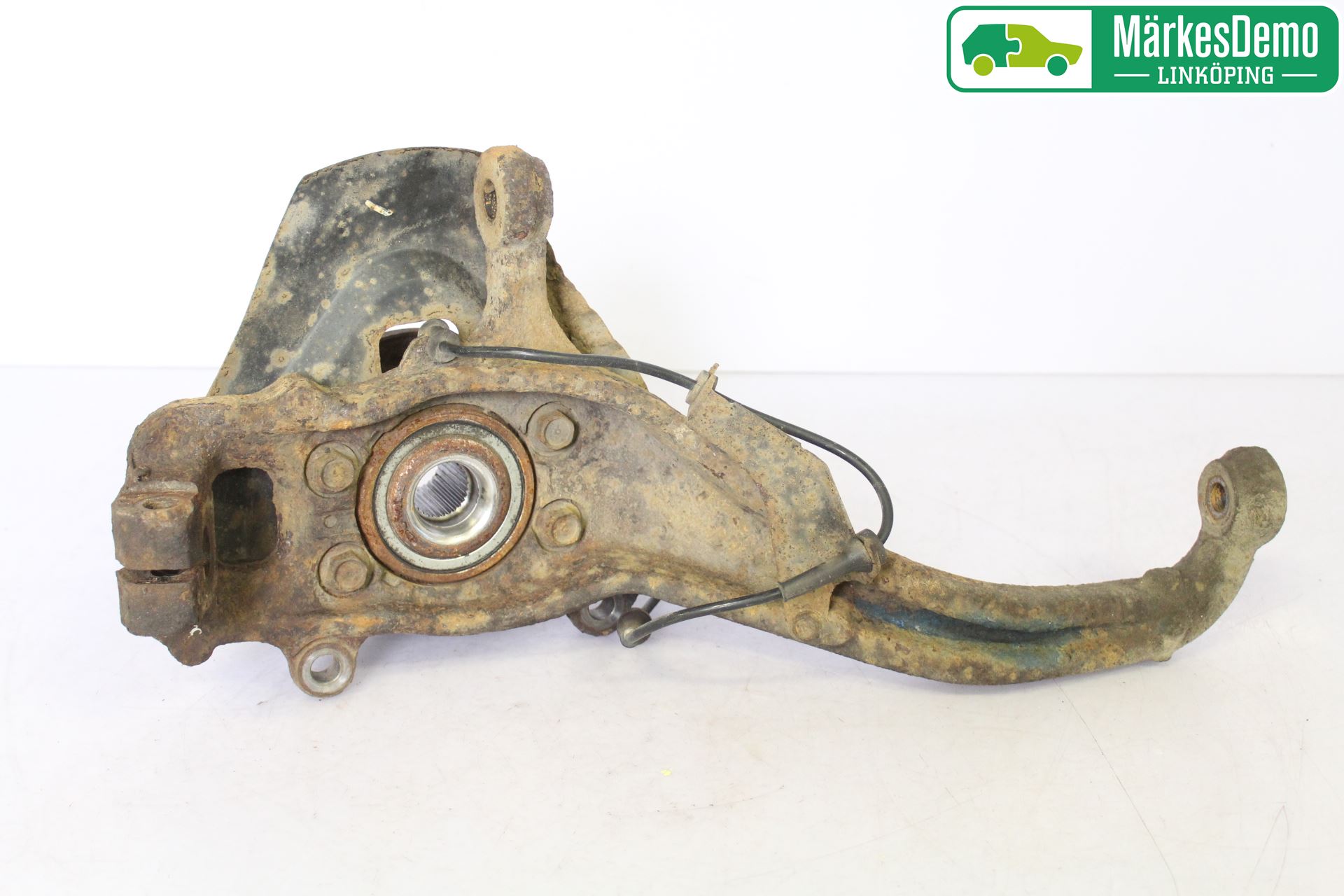 Nissan NAVARA 05-16 Styrspindel Lagerhus Hö