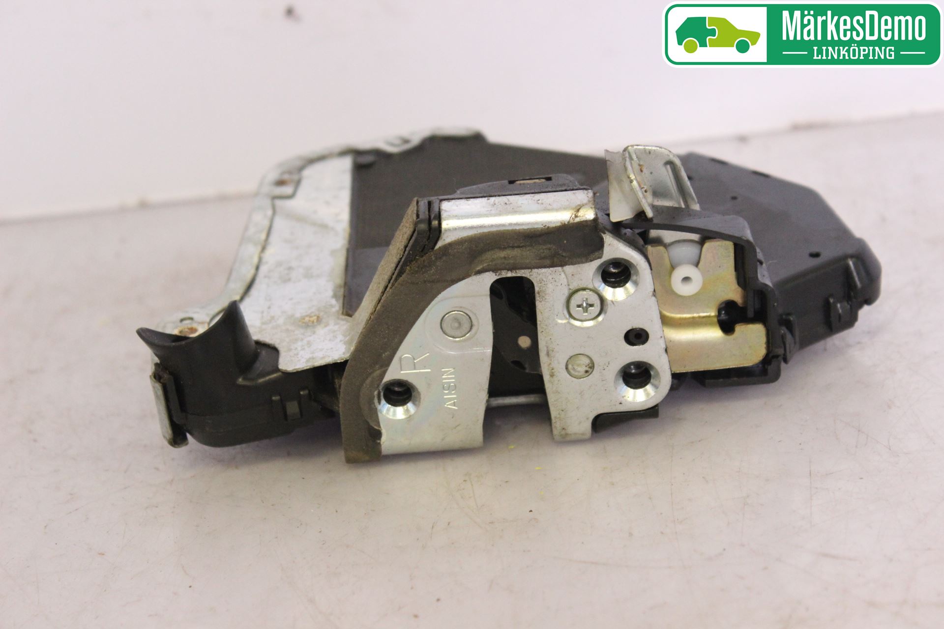 Lexus IS 220d/250/350 06-13 Låskista-Dörrlås