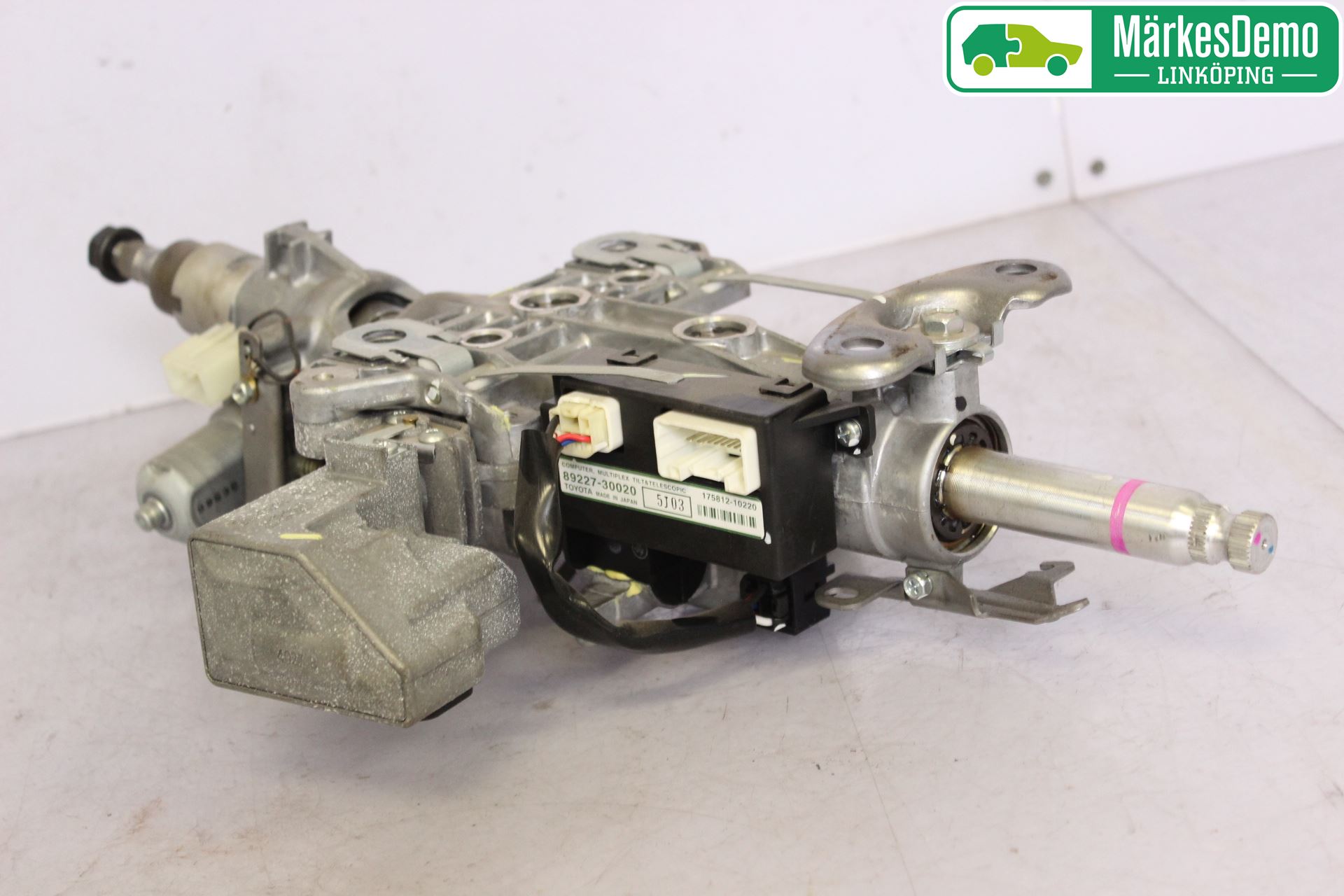 Lexus IS 220d/250/350 06-13 Rattaxelagg Justerbart