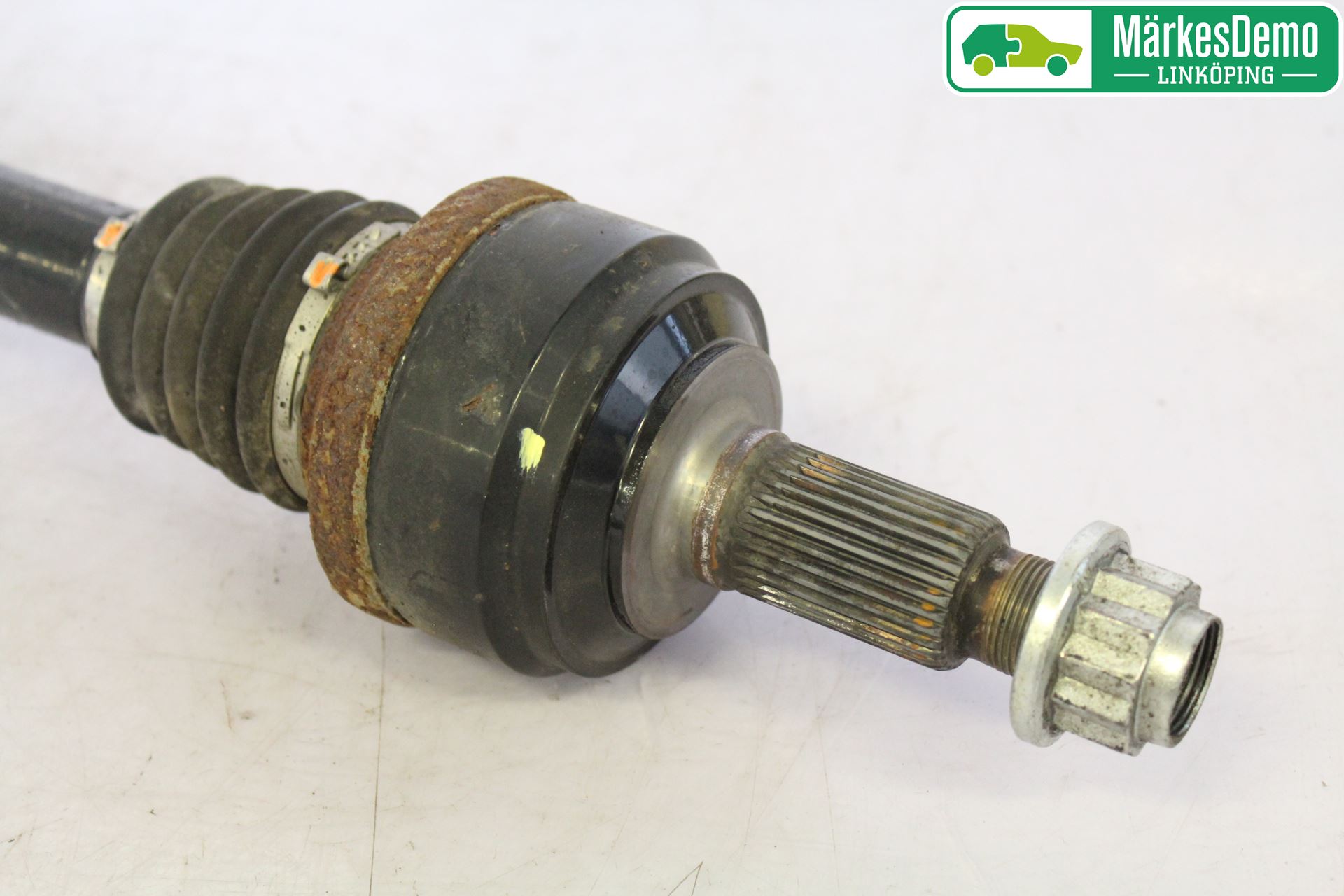Volkswagen VW TOUAREG 7P 11-18 Drivaxel Bak Höger