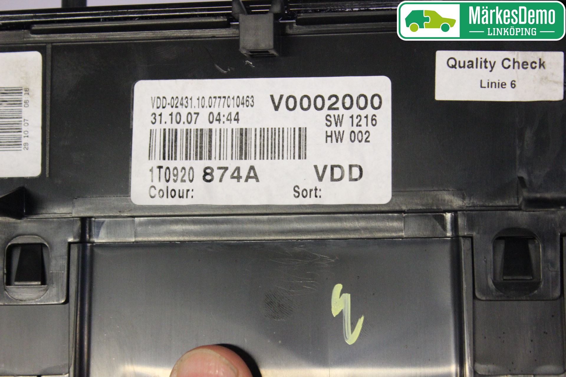 Volkswagen VW CADDY      04-10 Instrument Komb