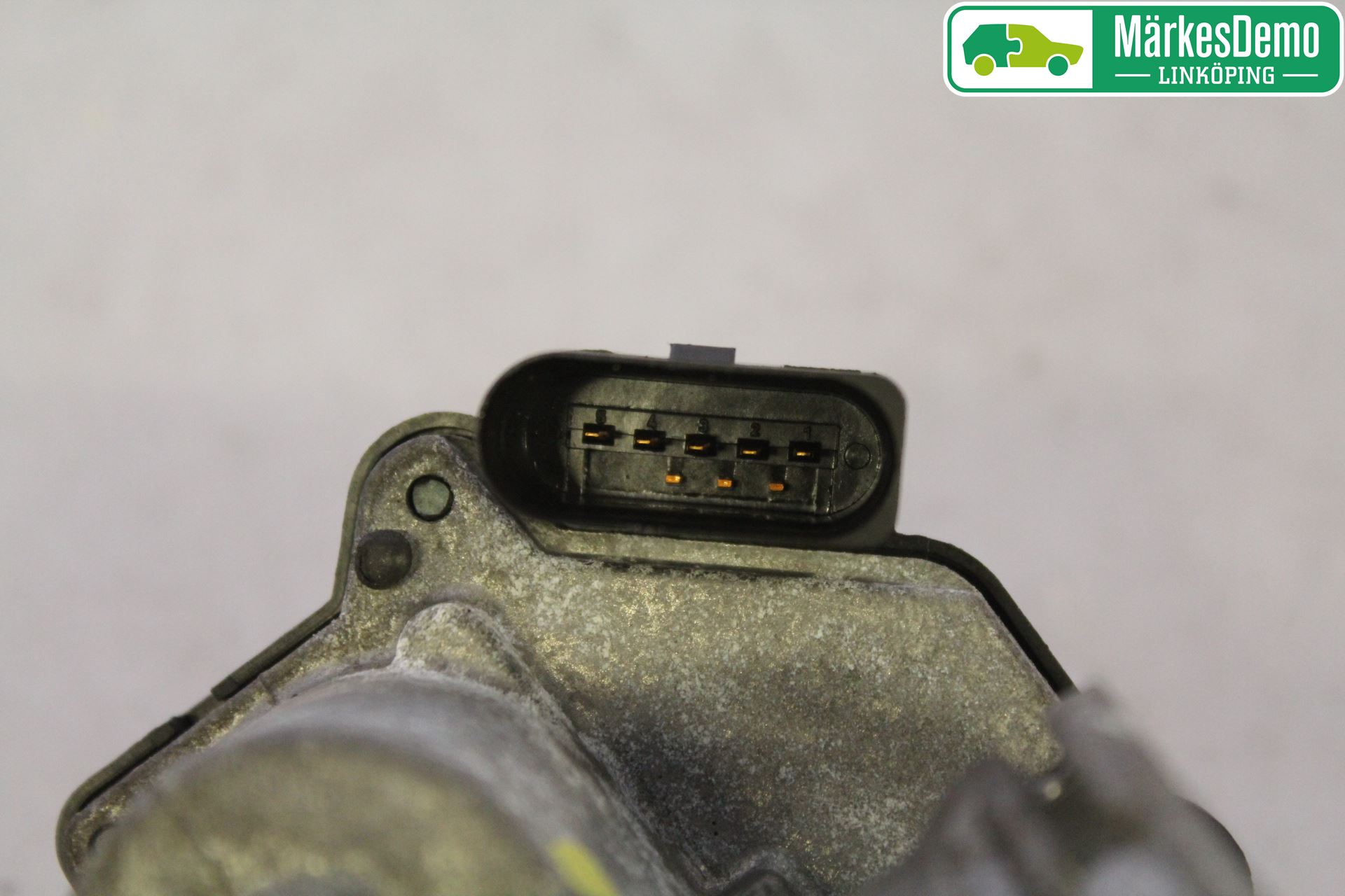 Volkswagen VW CADDY      04-10 Injspjällhus