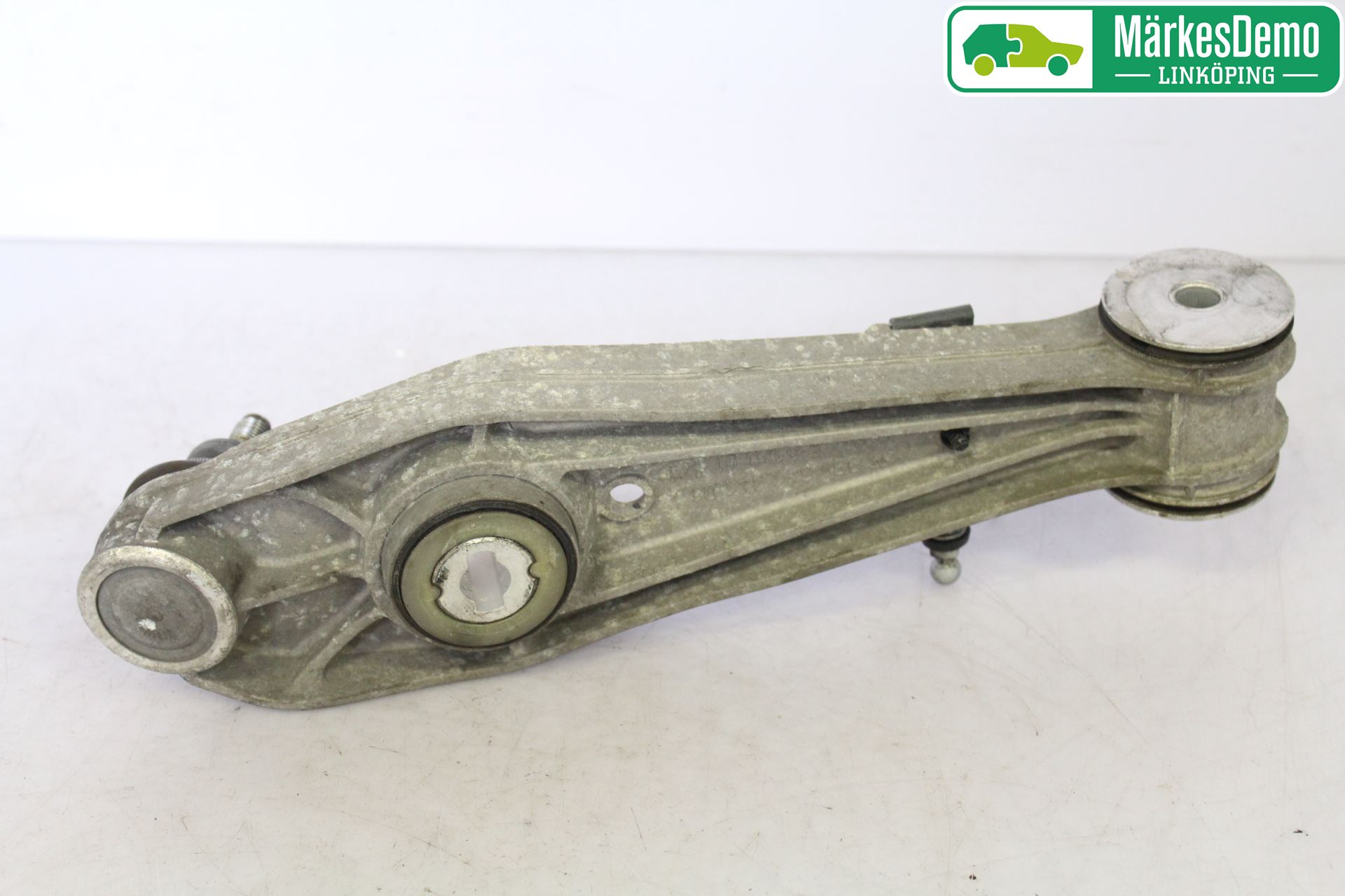 Porsche 911 64- Bärarm Fram Undre Hö