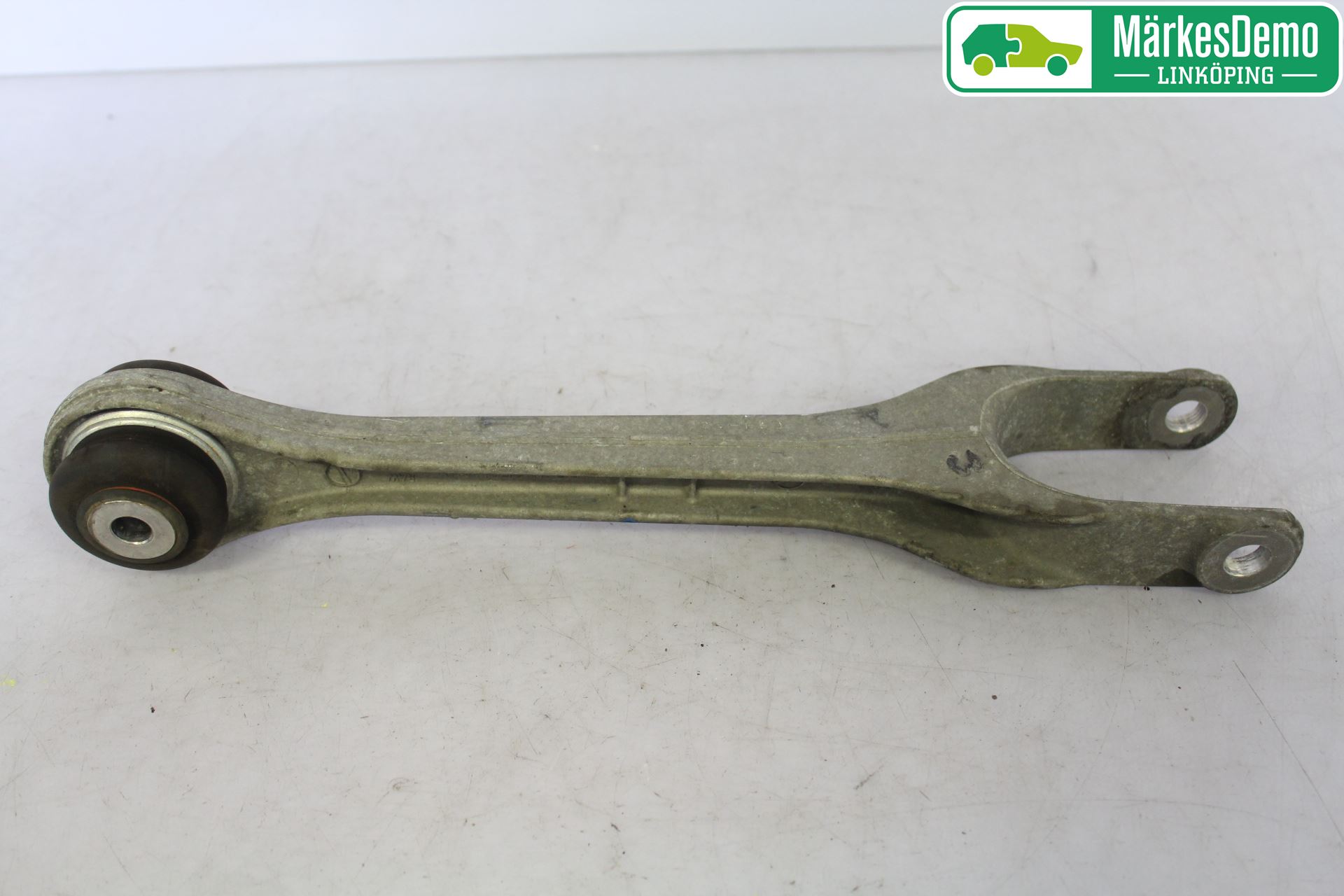 Porsche 911 64- Bärarmsstag Fram Höger