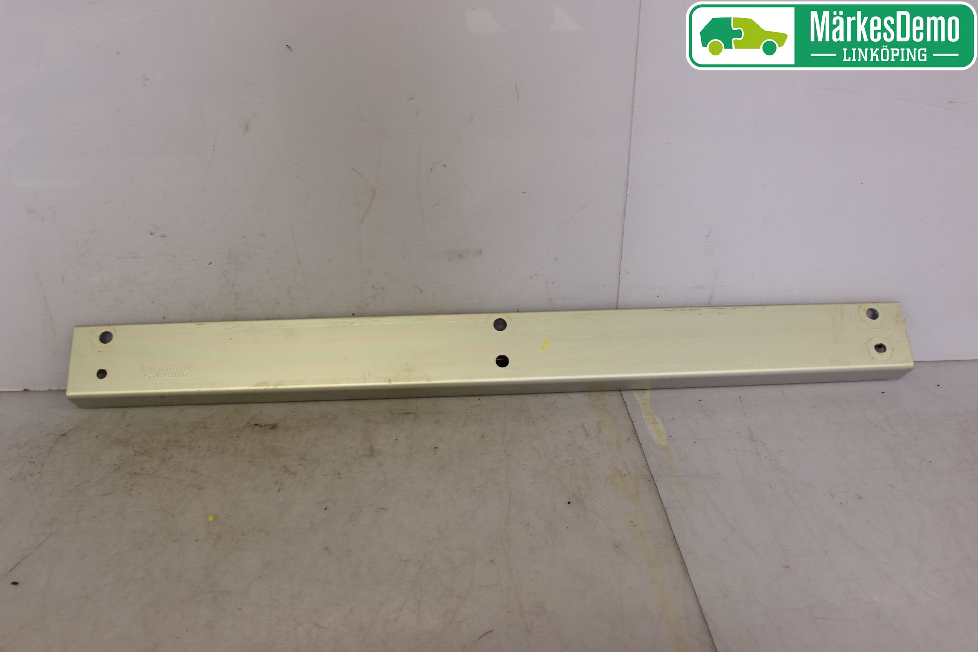 Nissan NAVARA 05-16 Lastförskjutningsskydd-Galler