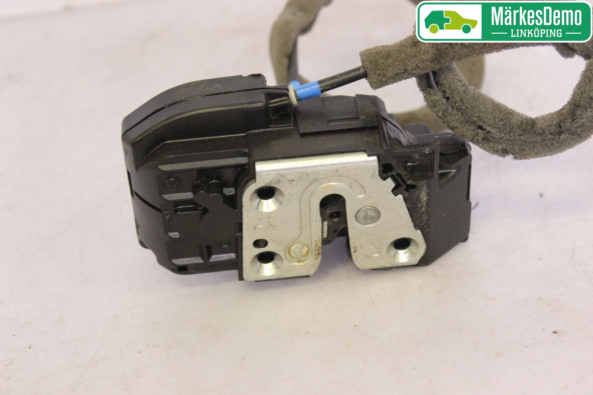 Nissan NAVARA 05-16 Låskista-Dörrlås