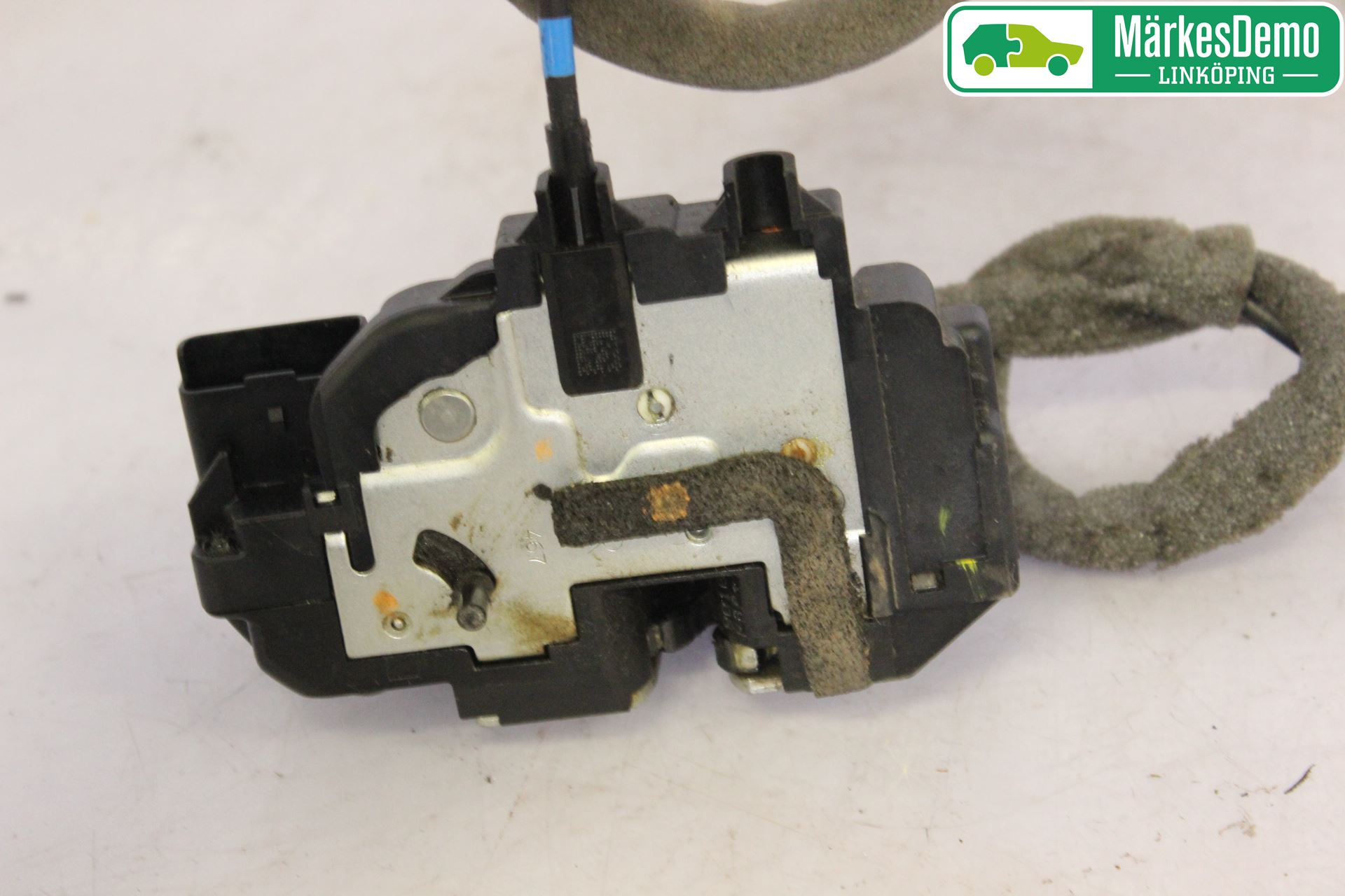 Nissan NAVARA 05-16 Låskista-Dörrlås