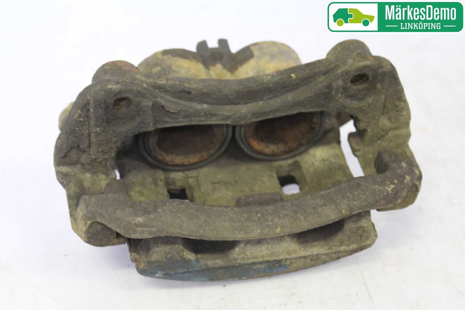 Nissan NAVARA 05-16 Bromsok Fram Höger