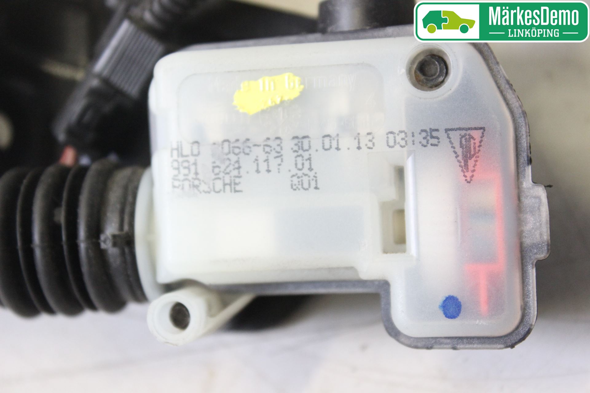 Porsche 911 64- Huvlås