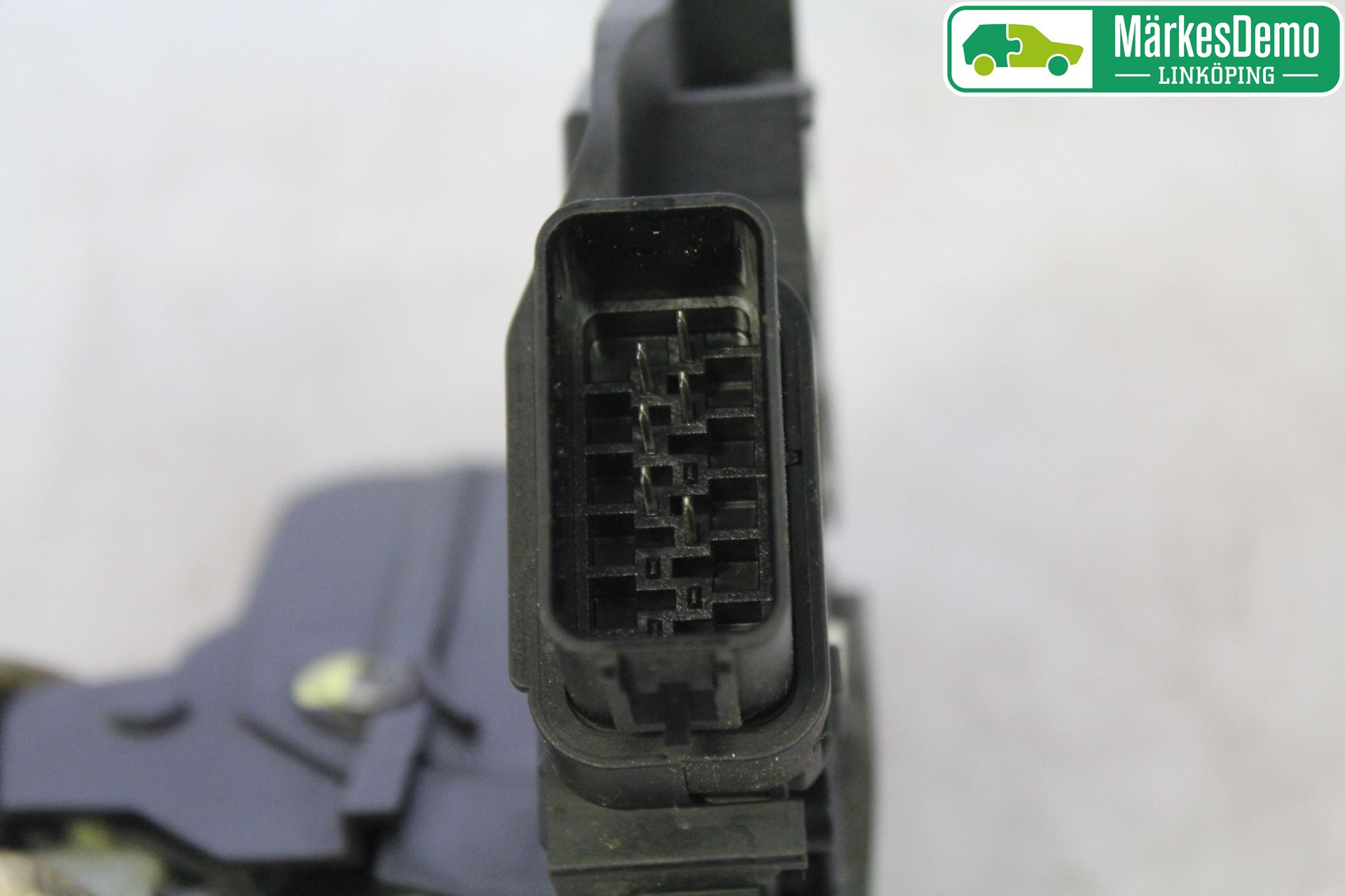 Ford MONDEO 07-15 Låskista-Dörrlås