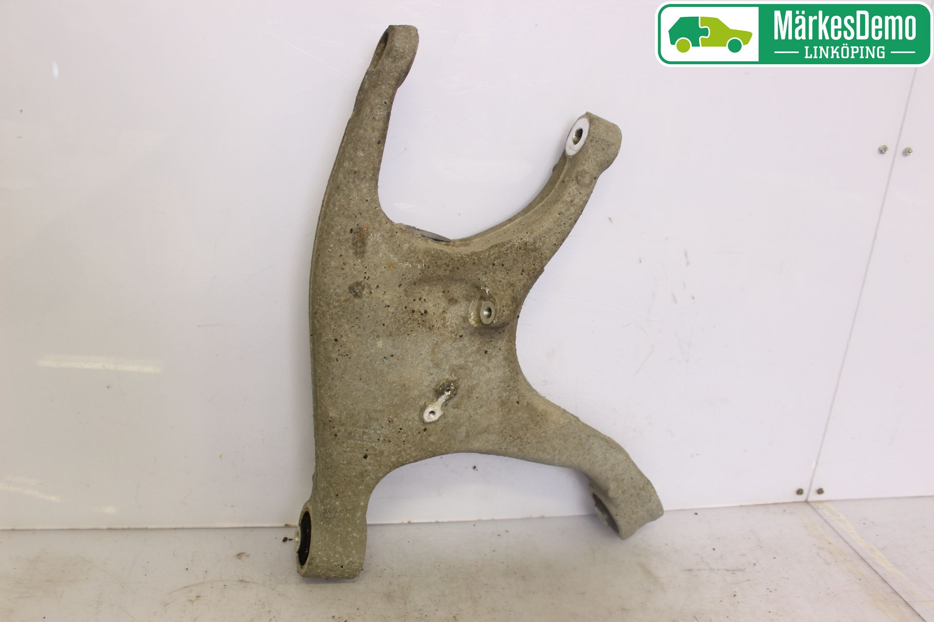 Audi Q5 09-16 Bärarm Bak Vänster