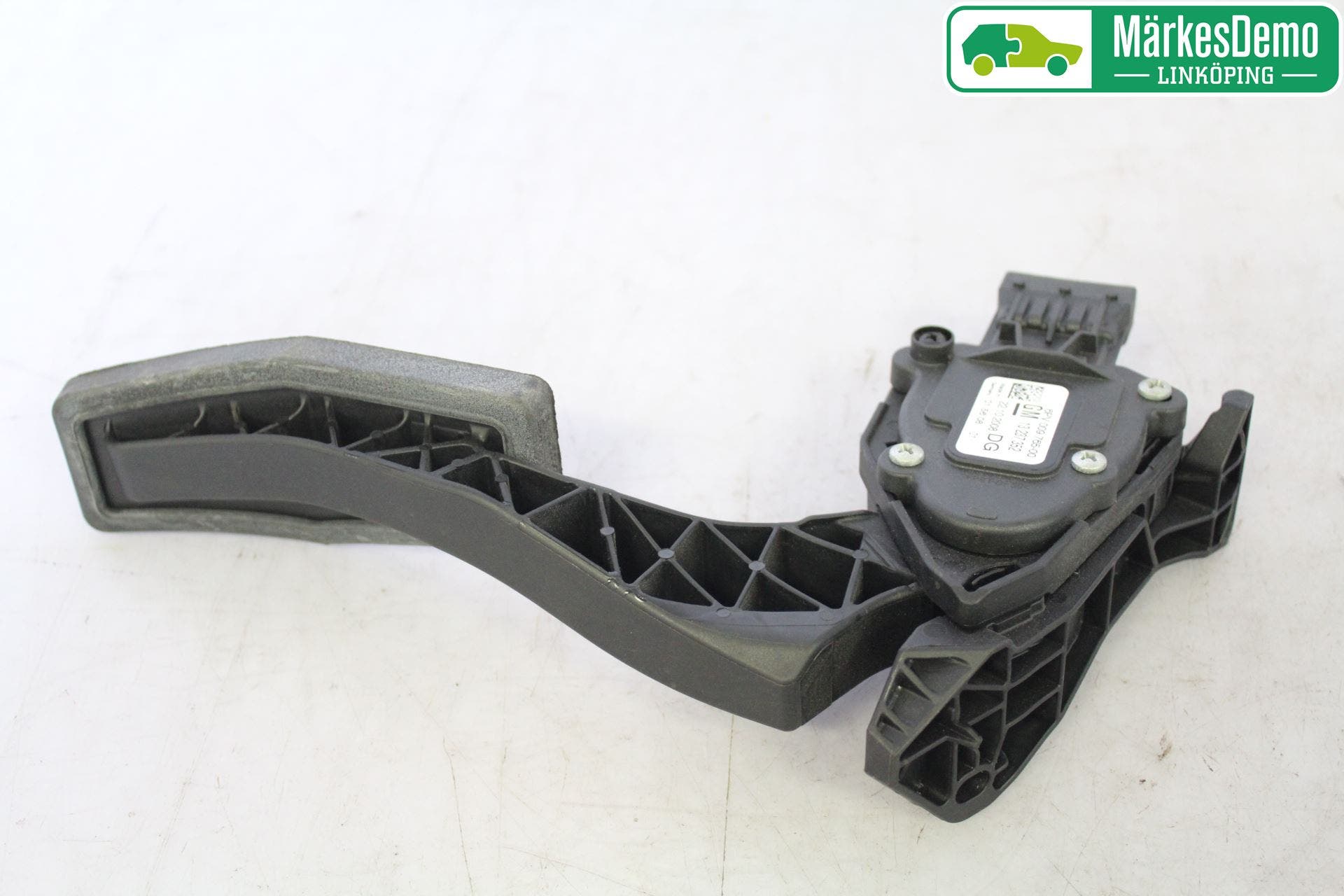 Opel INSIGNIA 09-16 Gaspedal