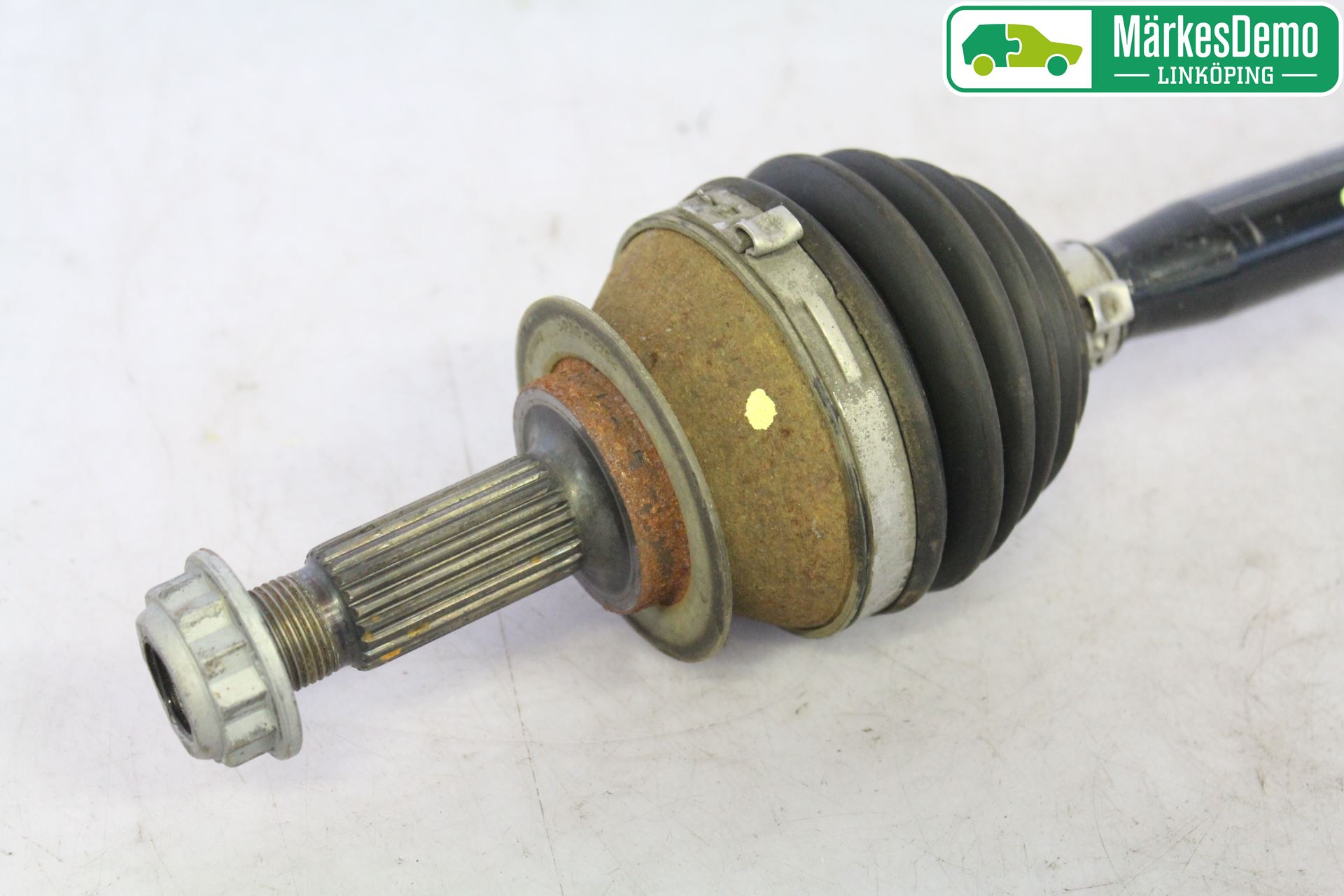 Volkswagen VW UP! / E-UP! Drivaxel Fram Höger