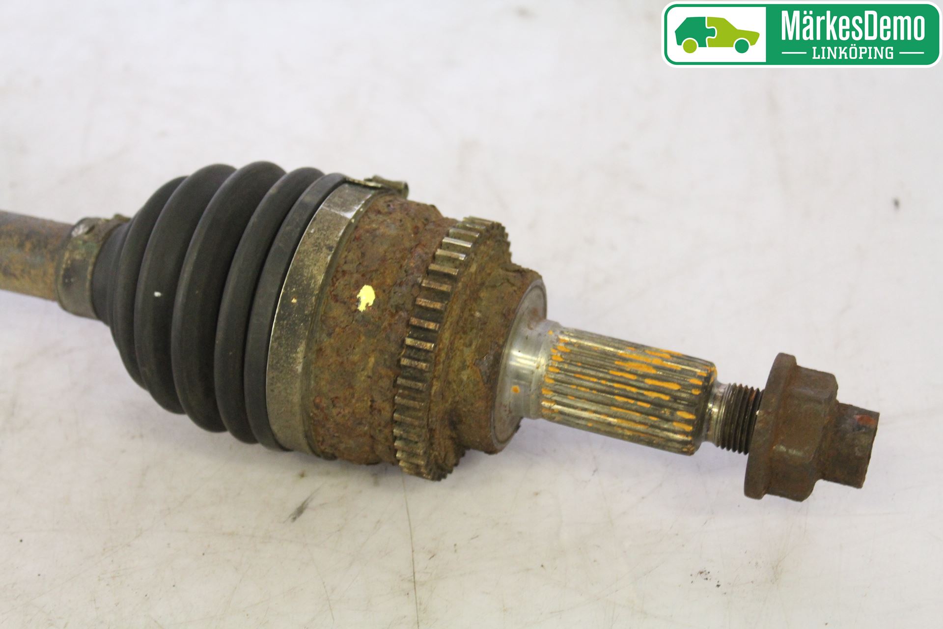 Suzuki SWIFT 05-10 Drivaxel Fram Vänster