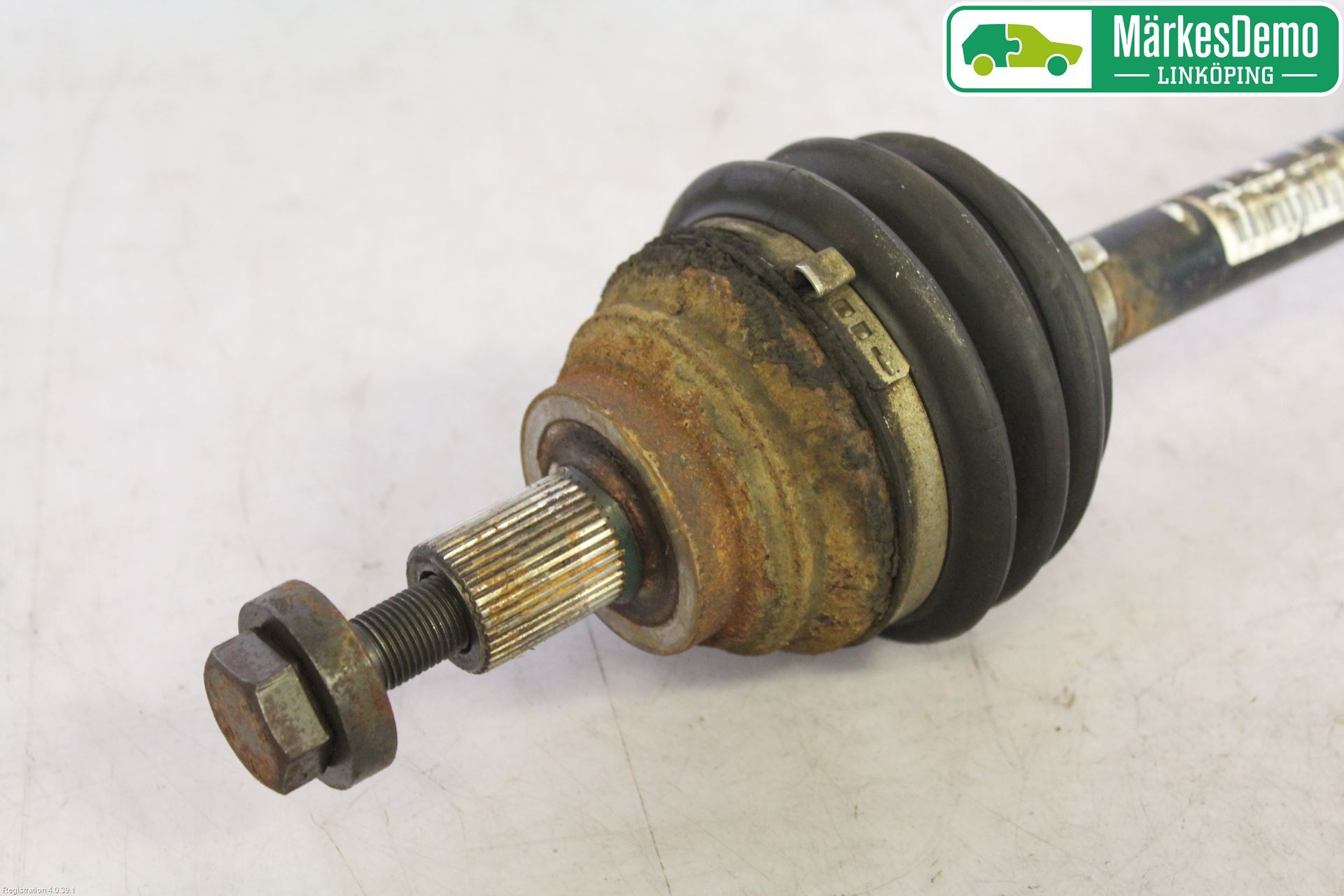 Volkswagen VW GOLF V 04-09 Drivaxel Fram Vänster