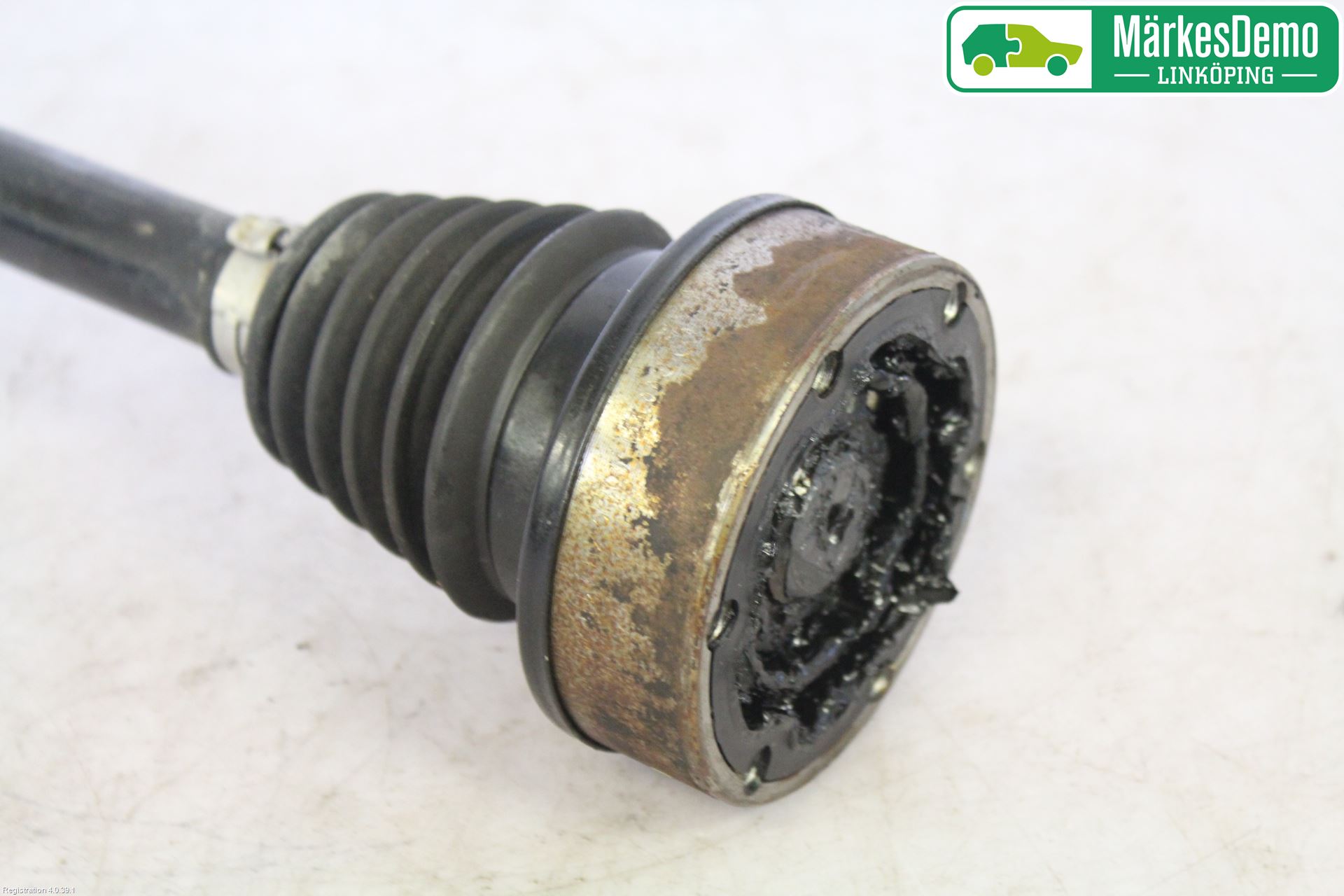 Volkswagen VW GOLF V 04-09 Drivaxel Fram Vänster