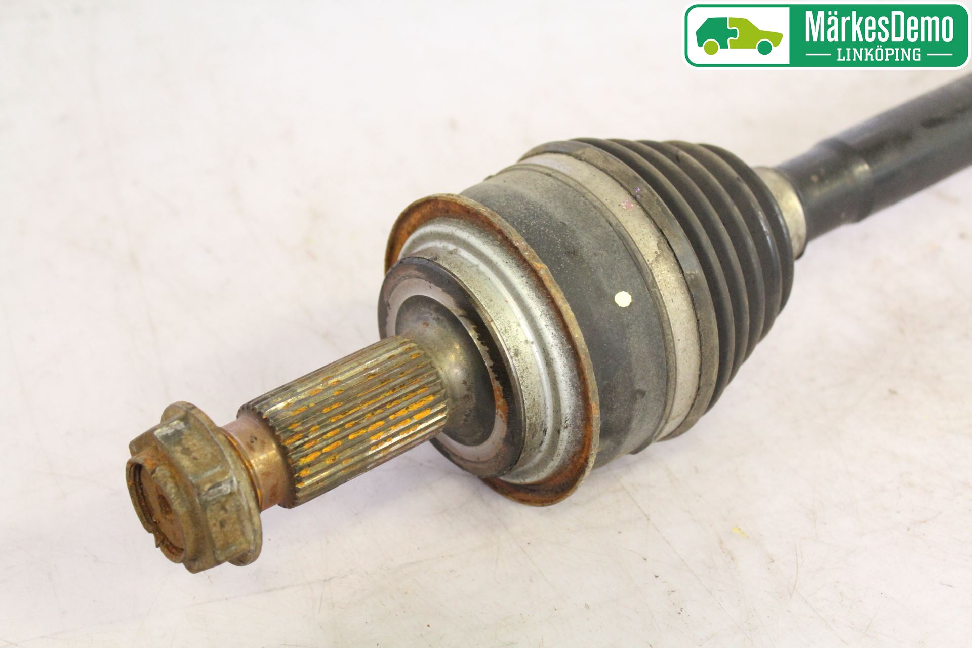 Mercedes-Benz MB VITO/VIANO (W639) 04-14 Drivaxel Bak Vänster