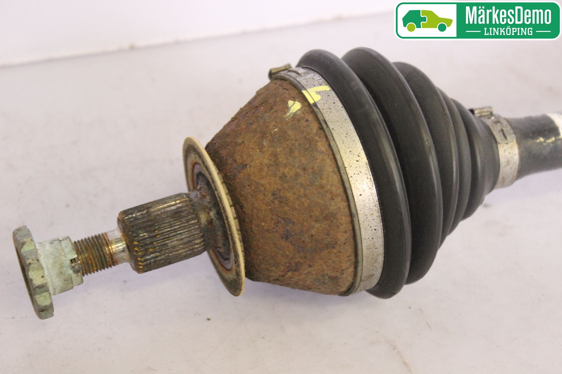 Volkswagen VW POLO 10-17 Drivaxel Fram Vänster