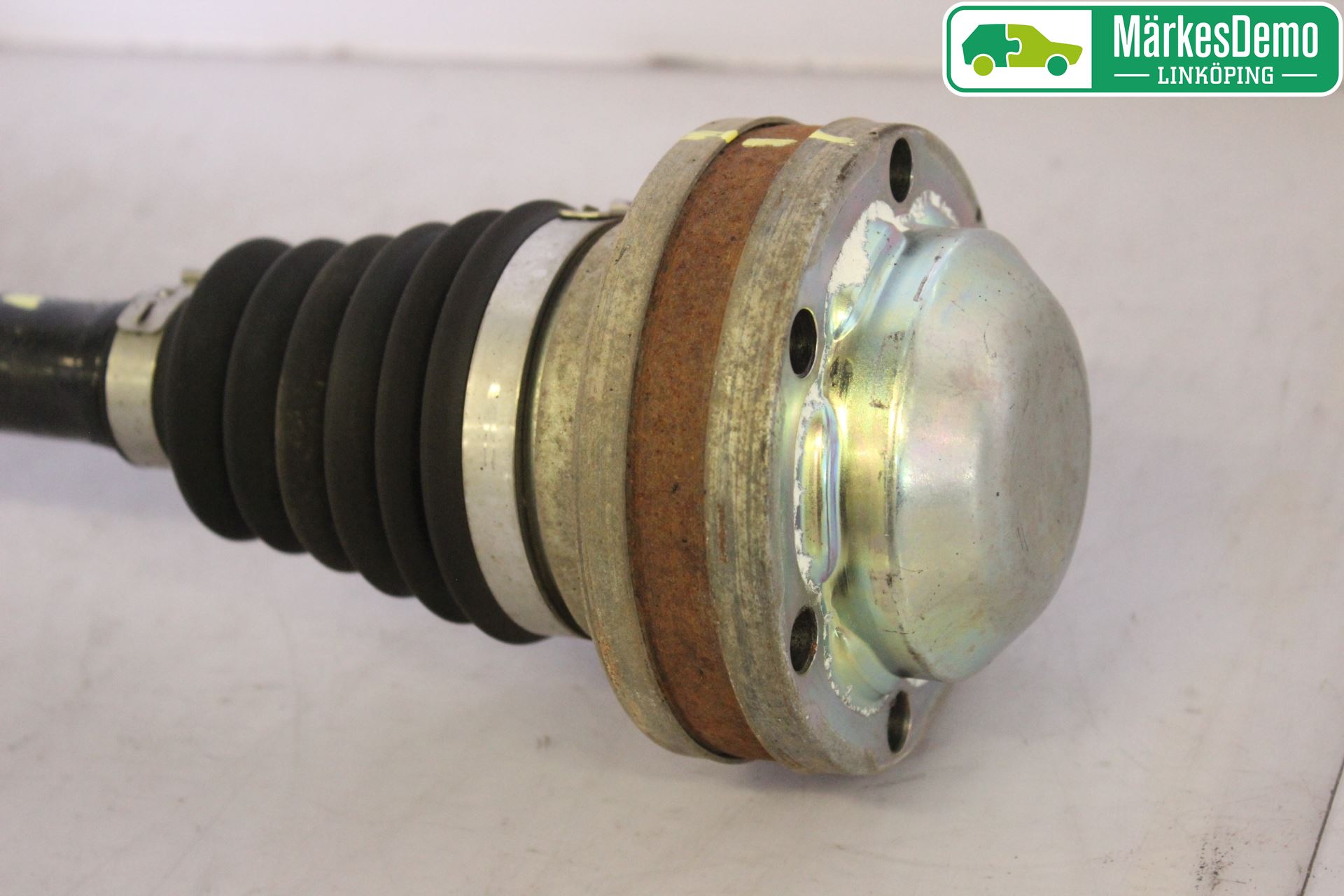Volkswagen VW POLO 10-17 Drivaxel Fram Vänster