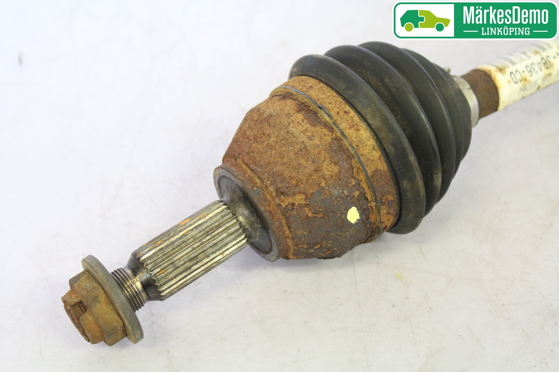Ford TRANSIT CONNECT 03-08 Drivaxel Fram Höger