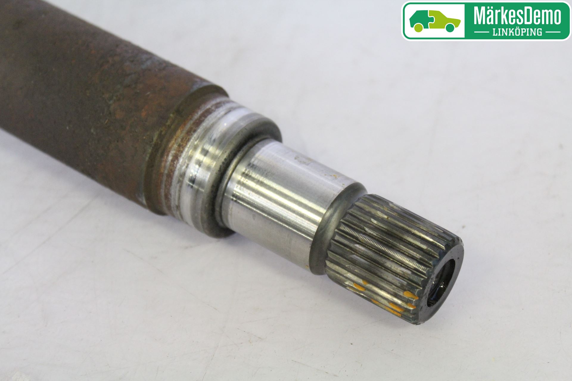 Ford TRANSIT CONNECT 03-08 Drivaxel Fram Höger