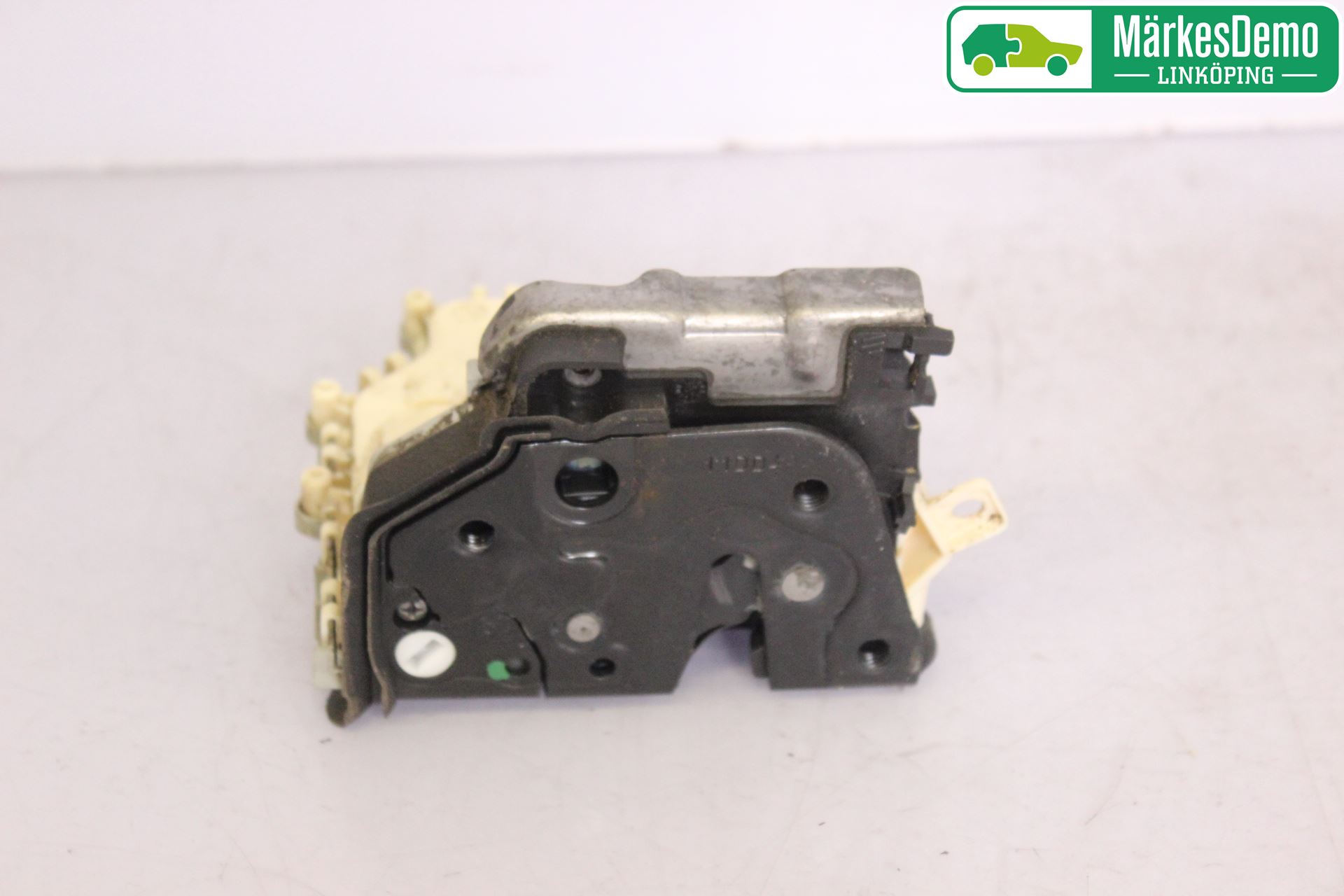 Audi Q5 09-16 Låskista-Dörrlås