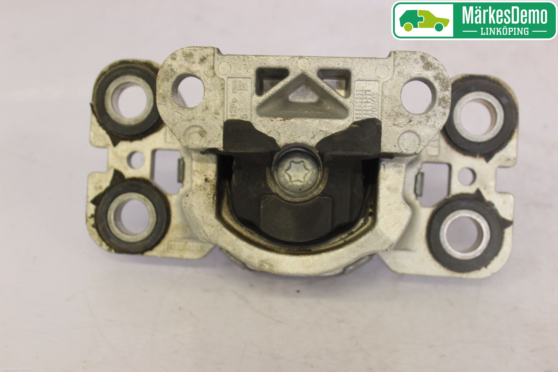 Volvo XC70 14-16 Motorfäste