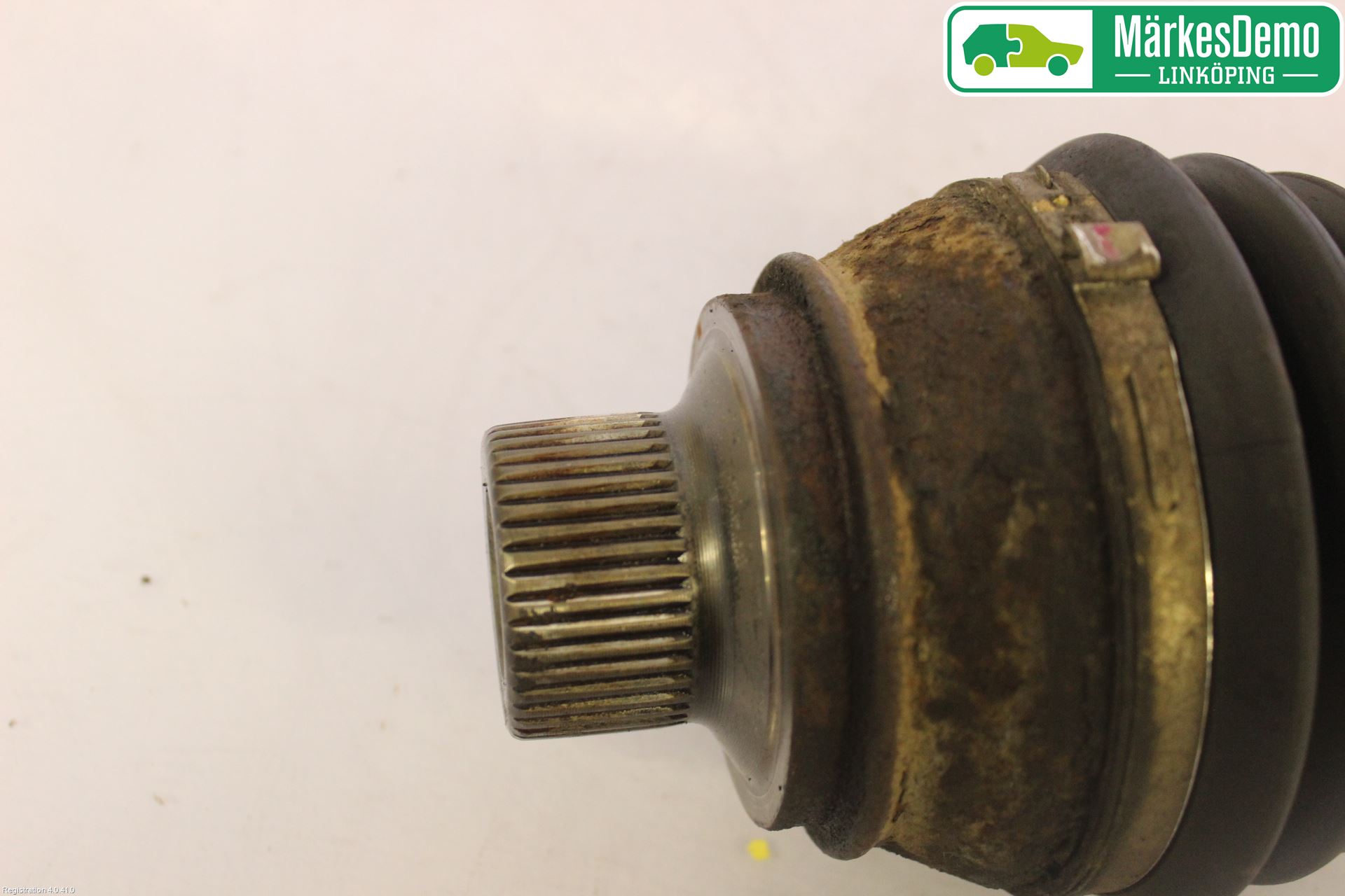 Audi A4/S4 08-11 Drivaxel Fram Vänster