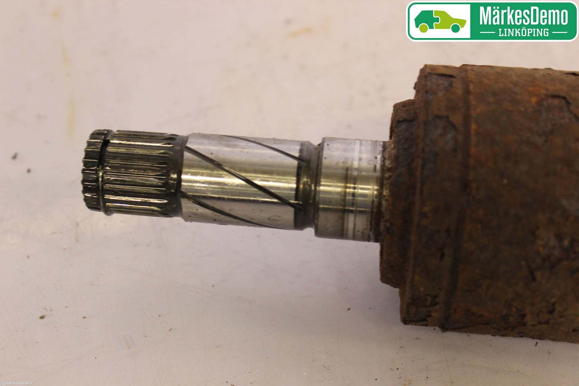 Volvo V70 14-16 Drivaxel Bak Vänster