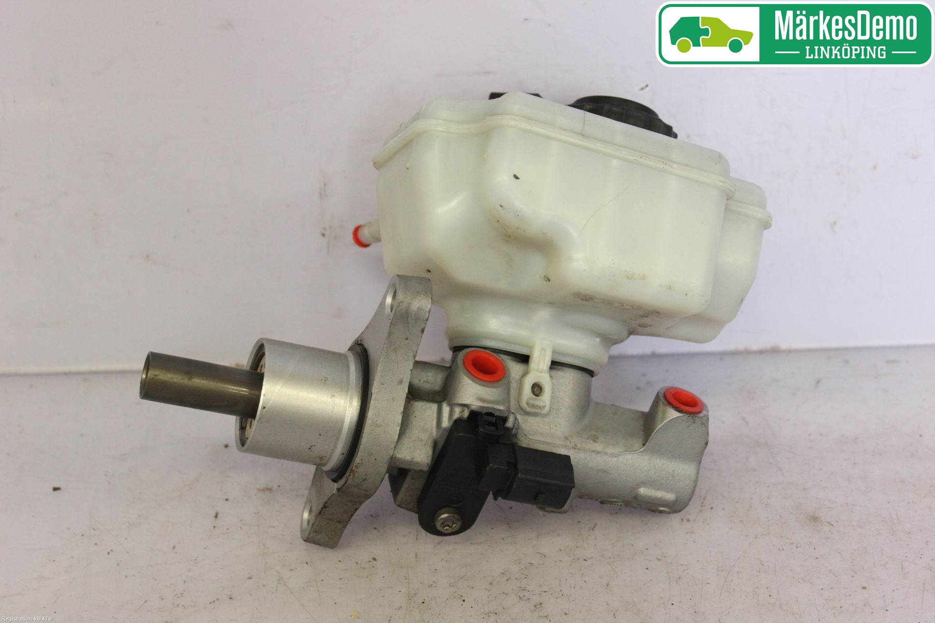 Volkswagen VW CADDY      04-10 Broms Huvudcylinder