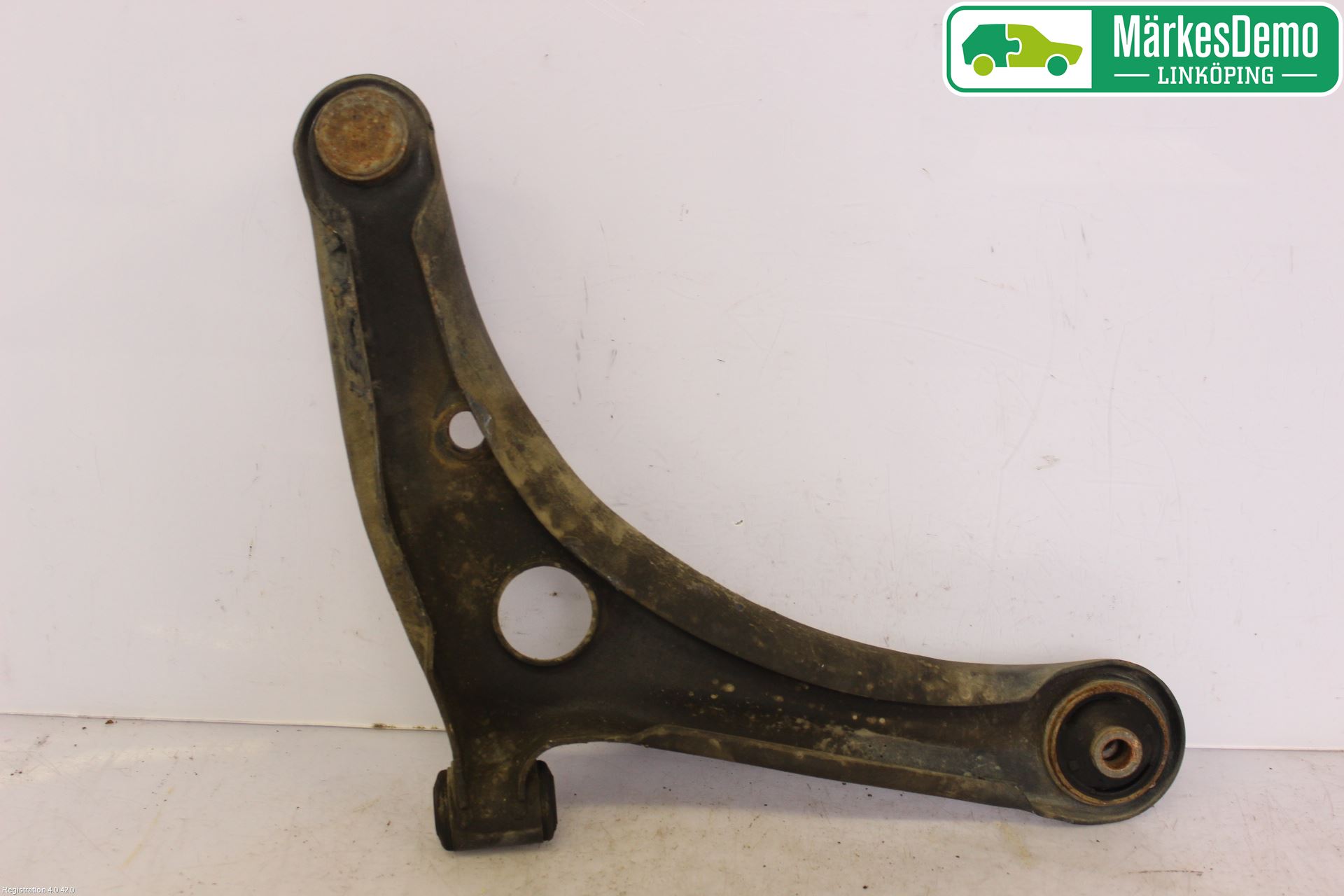 Mitsubishi COLT 09-13 Bärarm Fram Undre Vä