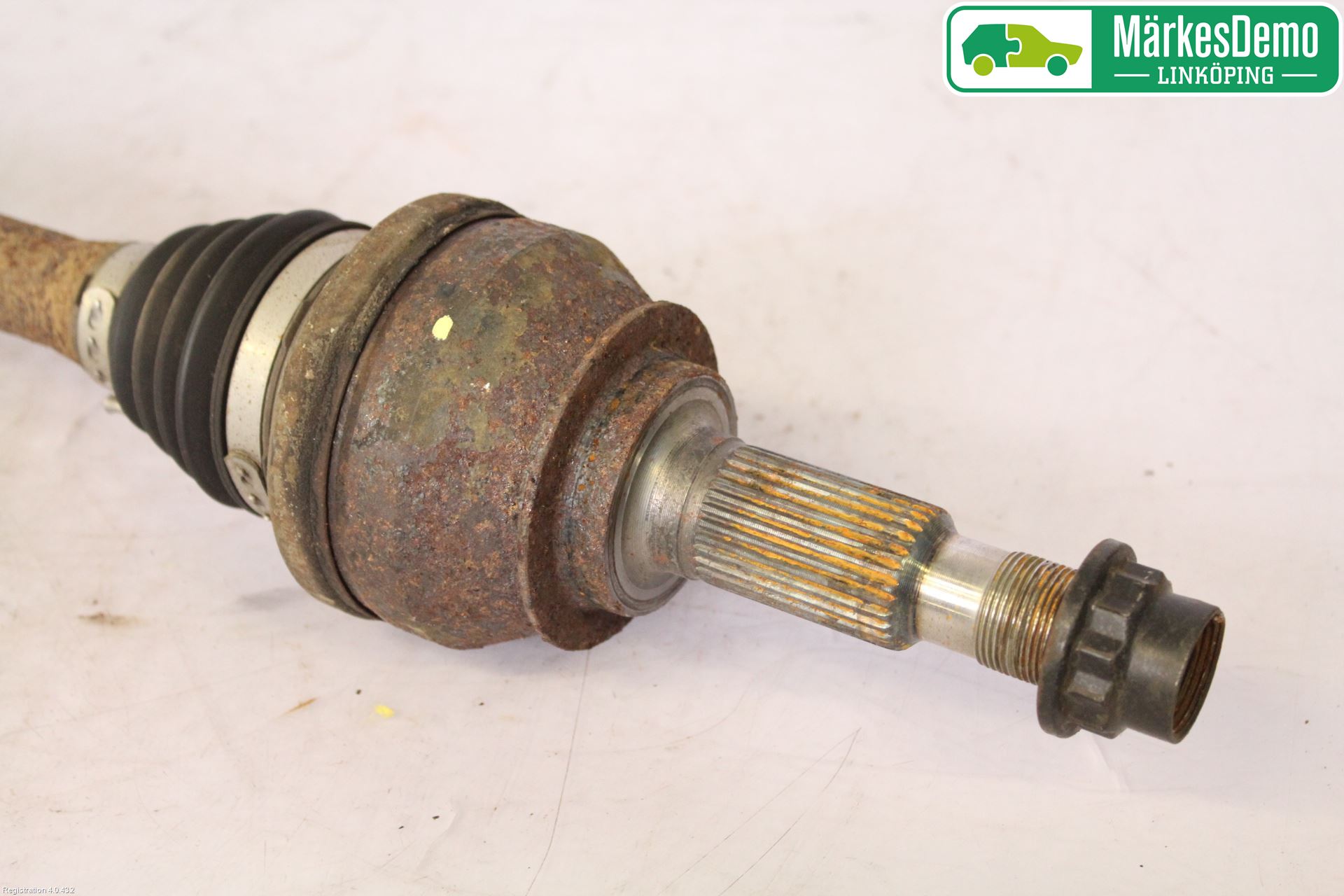 Lexus IS 220d/250/350 06-13 Drivaxel Bak Vänster