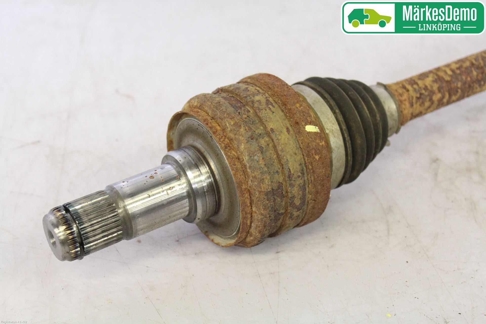 Lexus IS 220d/250/350 06-13 Drivaxel Bak Vänster