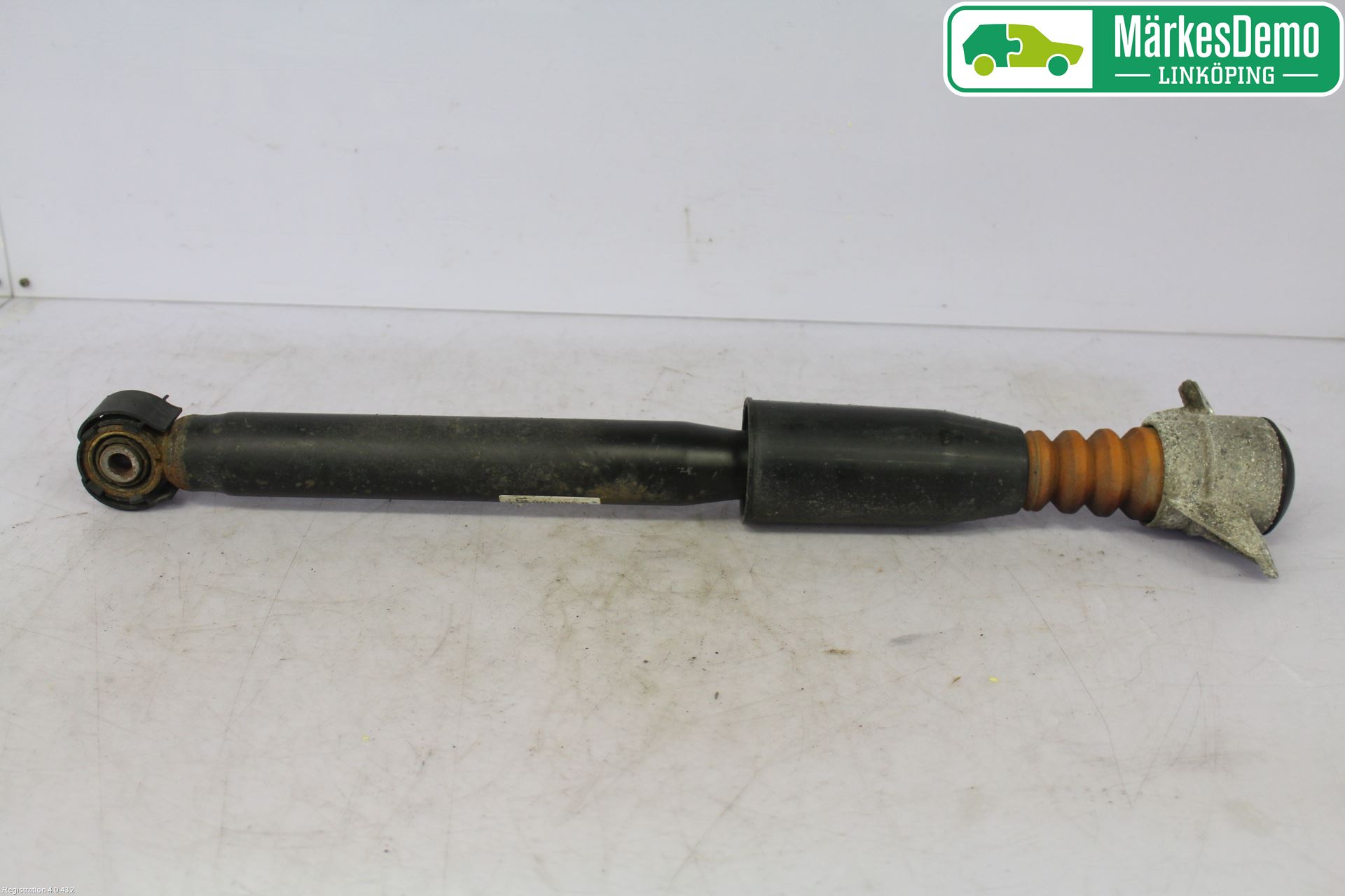 Audi Q5 09-16 Stötdämpare Bak