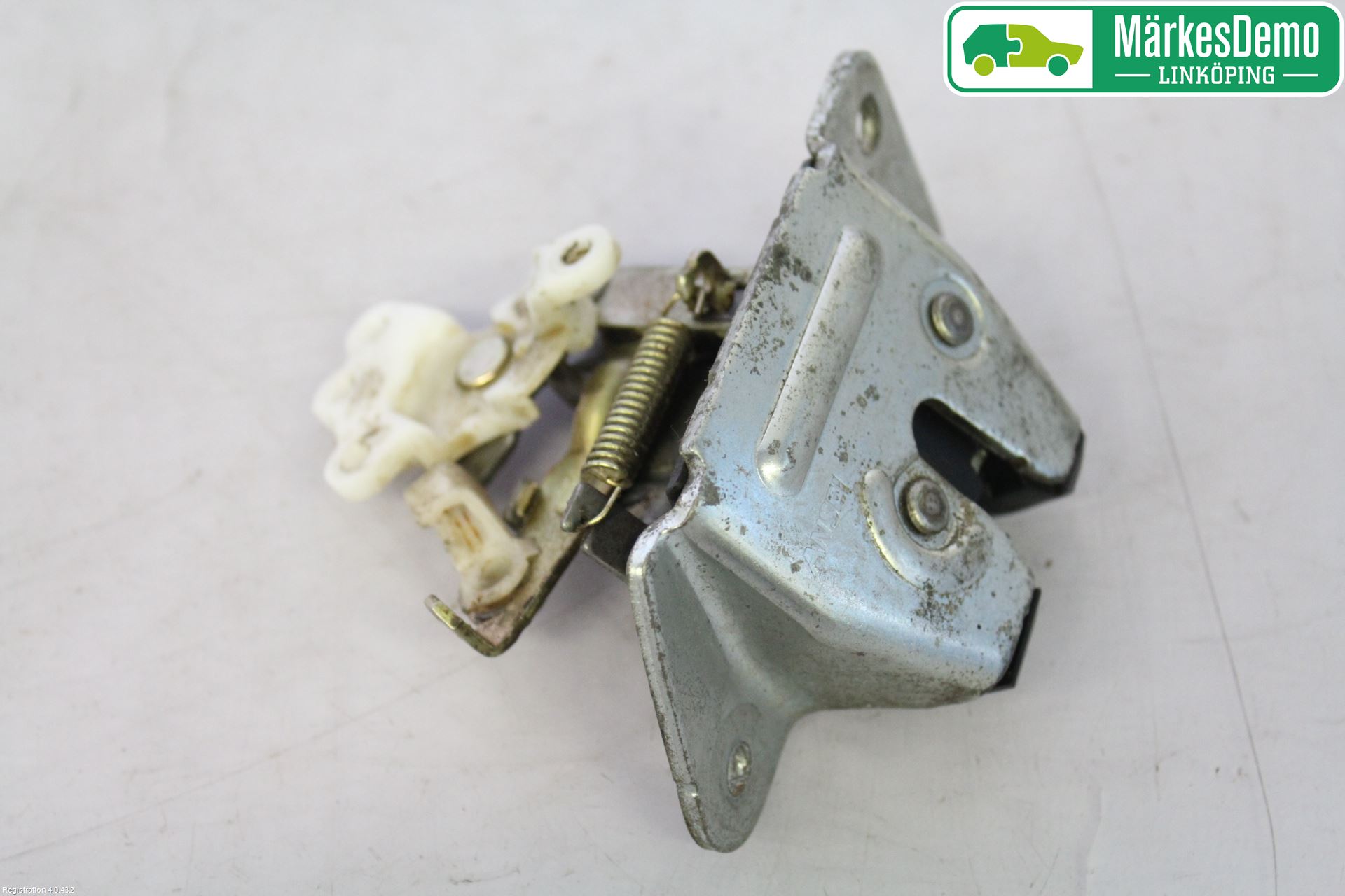 Mitsubishi OUTLANDER 01-07 Låskista Baklucka