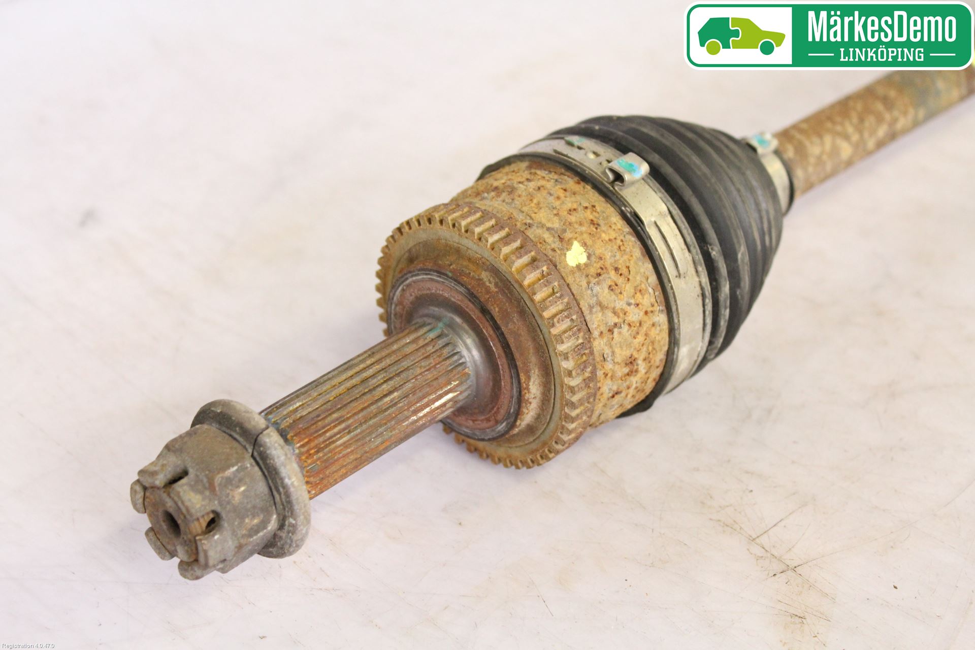 Hyundai i20 PB 09-14 Drivaxel Fram Vänster