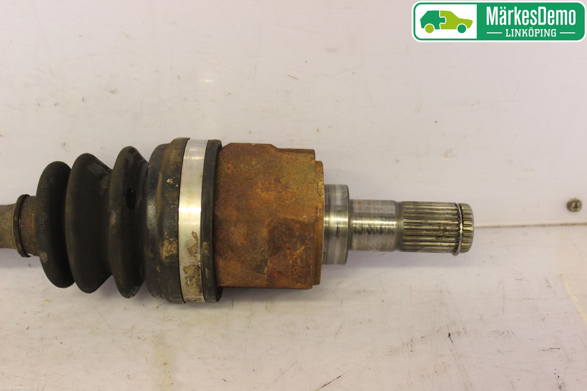 Hyundai i20 PB 09-14 Drivaxel Fram Vänster
