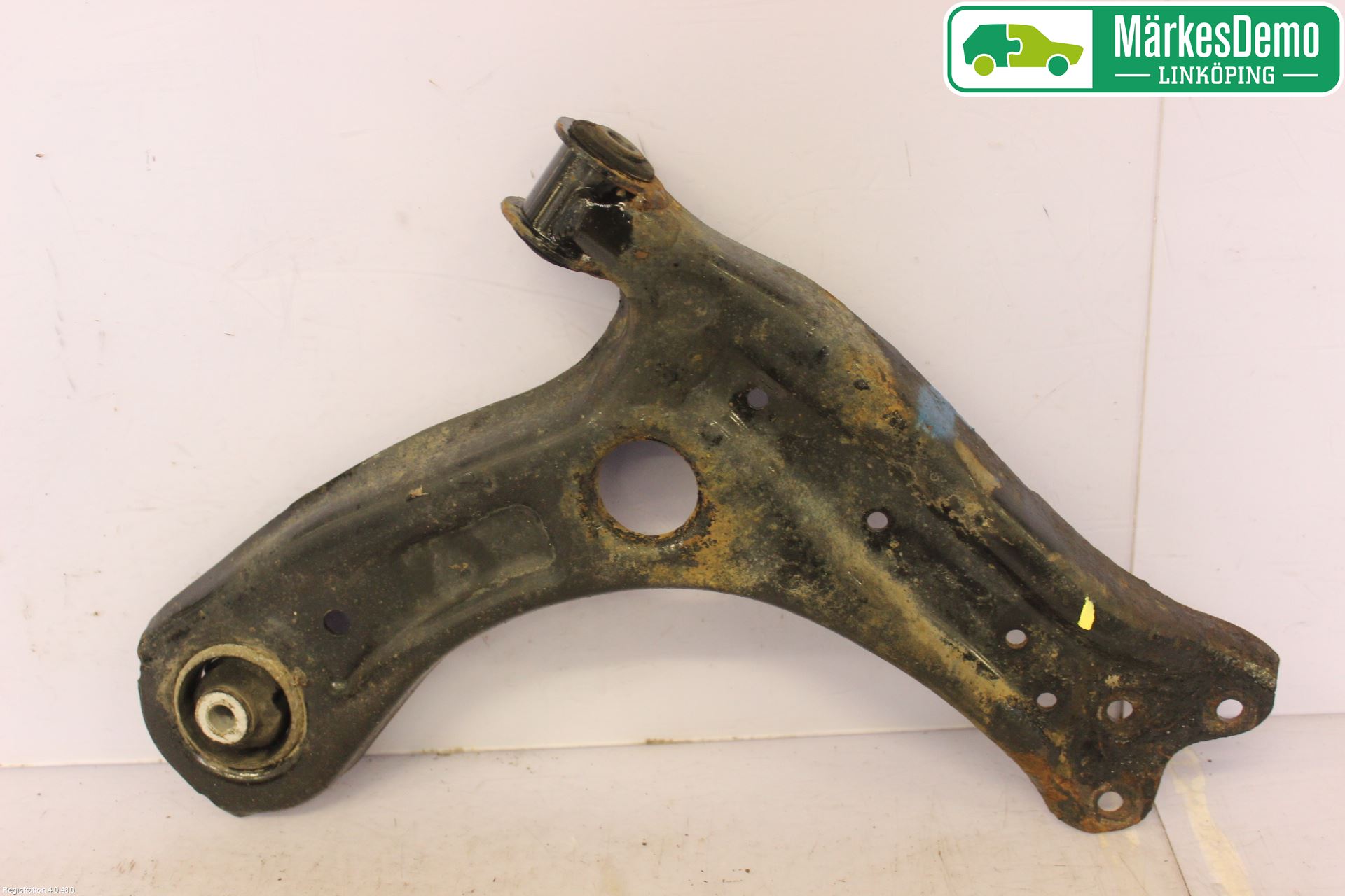 Skoda FABIA 07-14 Bärarm Fram Undre Hö