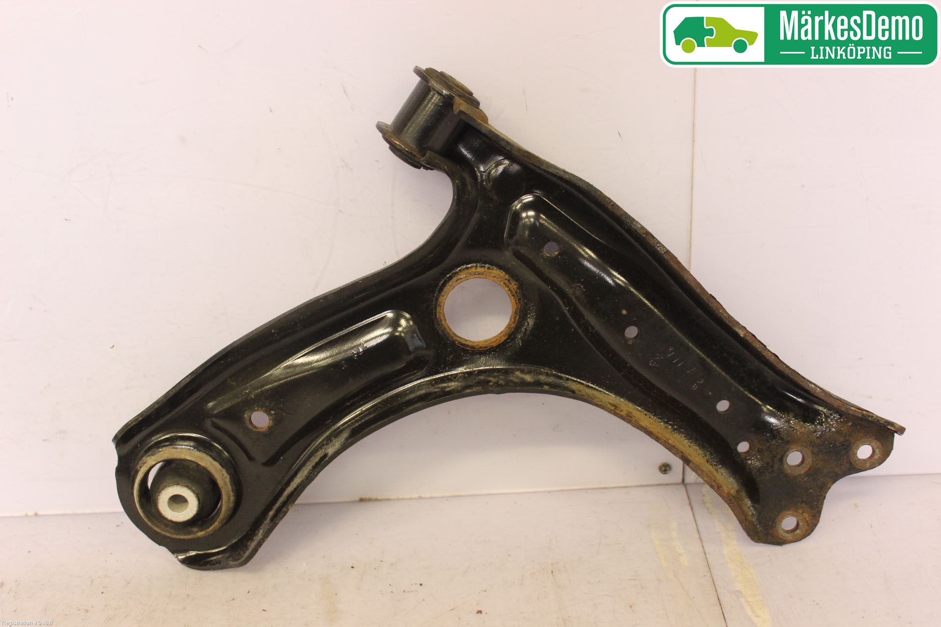 Skoda FABIA 07-14 Bärarm Fram Undre Vä