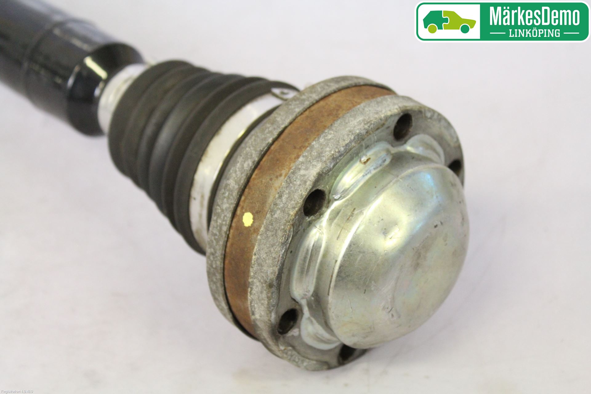 Volkswagen VW PASSAT 11-14 Drivaxel Fram Höger