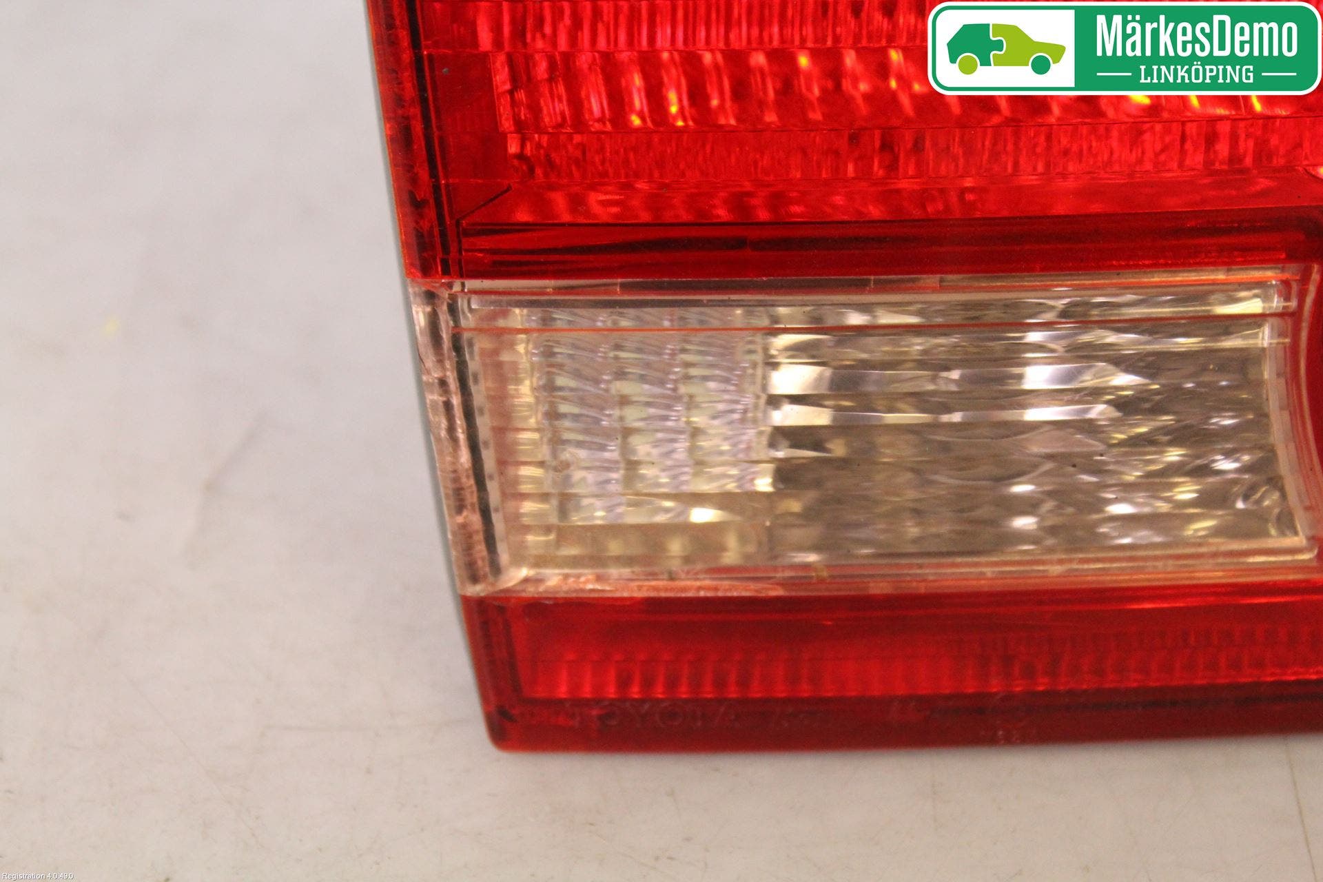 Toyota AVENSIS VERSO Bakljus Lucka Vä