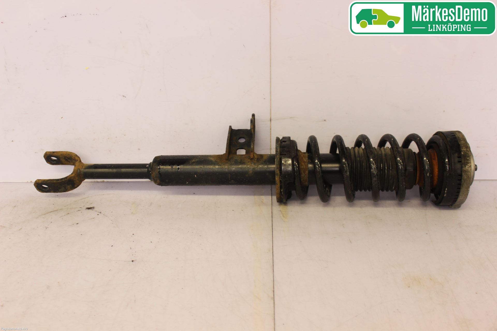 BMW 5 F10/F11/F18 09-17 Fjäderben Fram Vänster