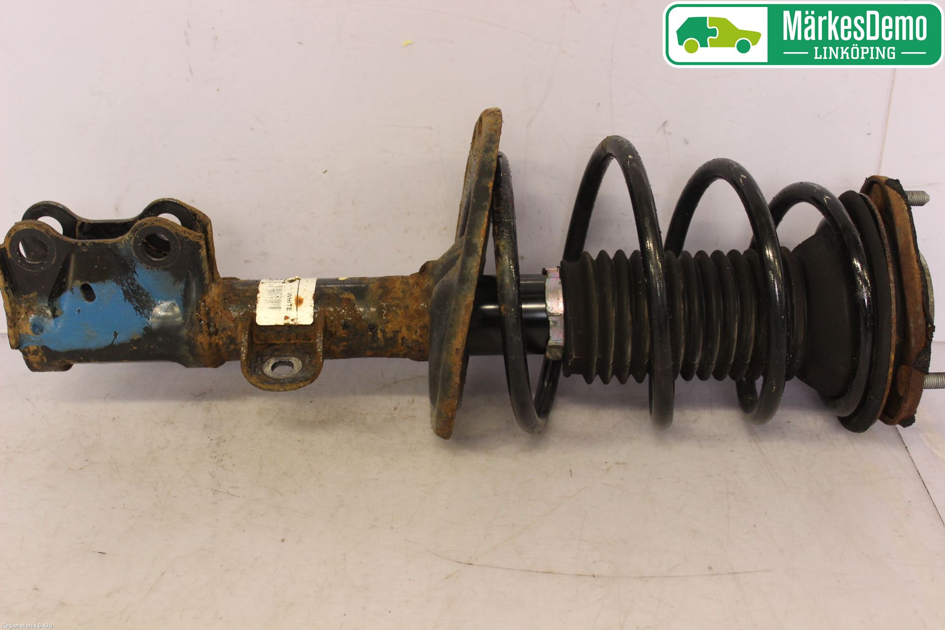 Toyota AVENSIS 09-15 Fjäderben Fram Höger